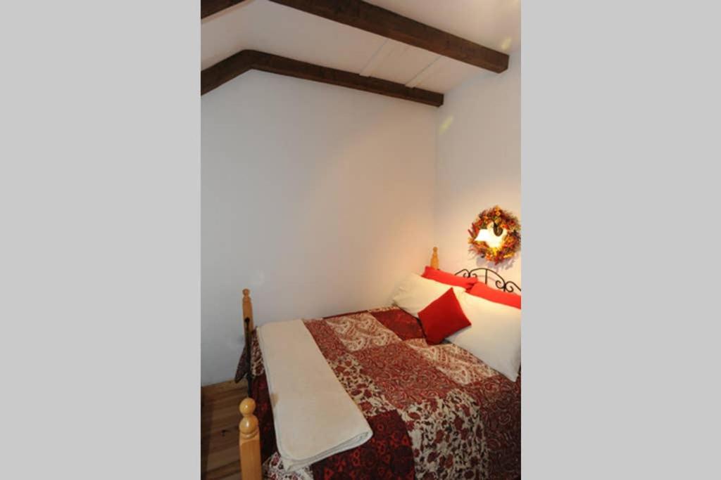 One-Bedroom House photo 1