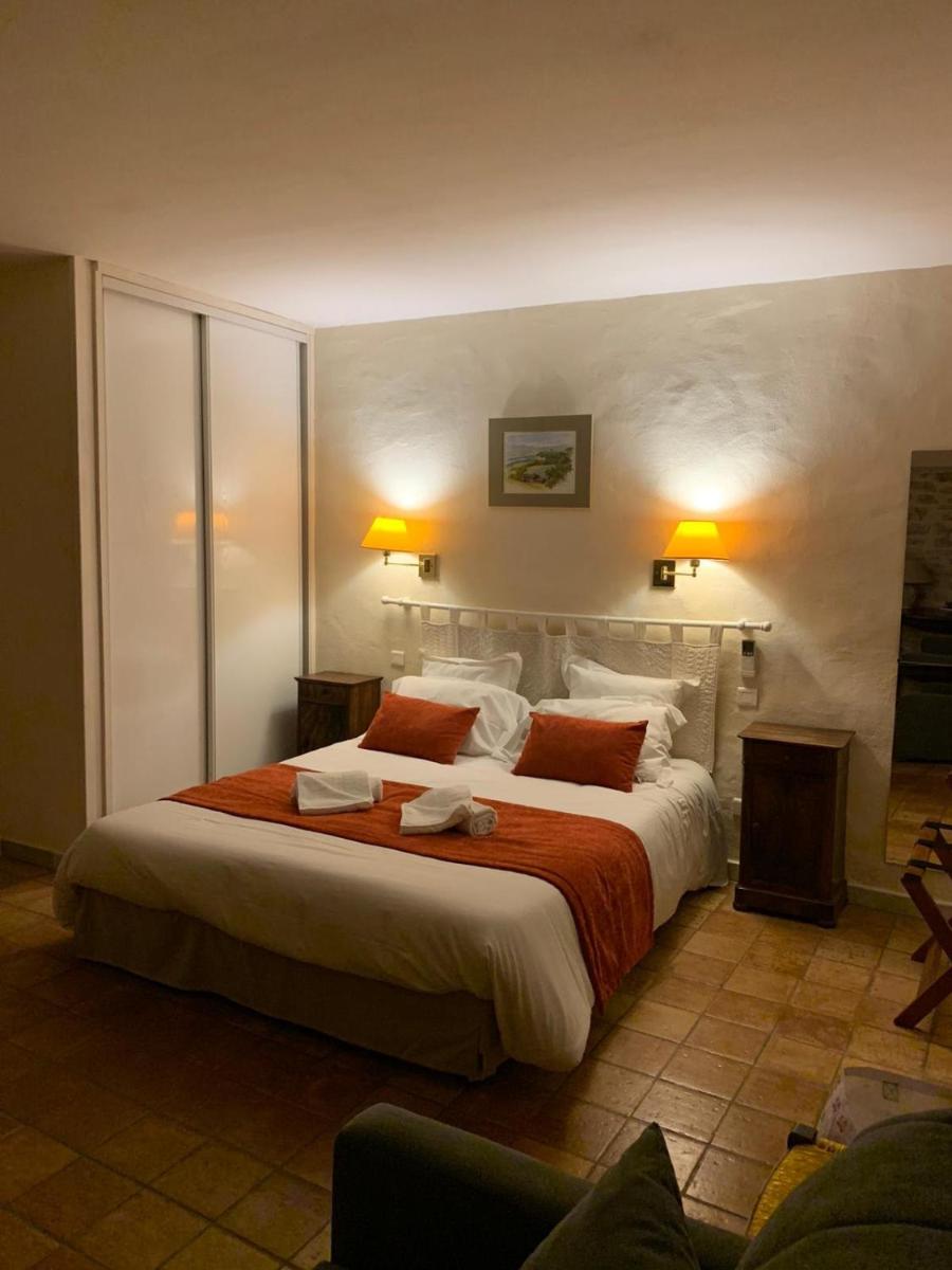 Triple Room with Terrace photo 2