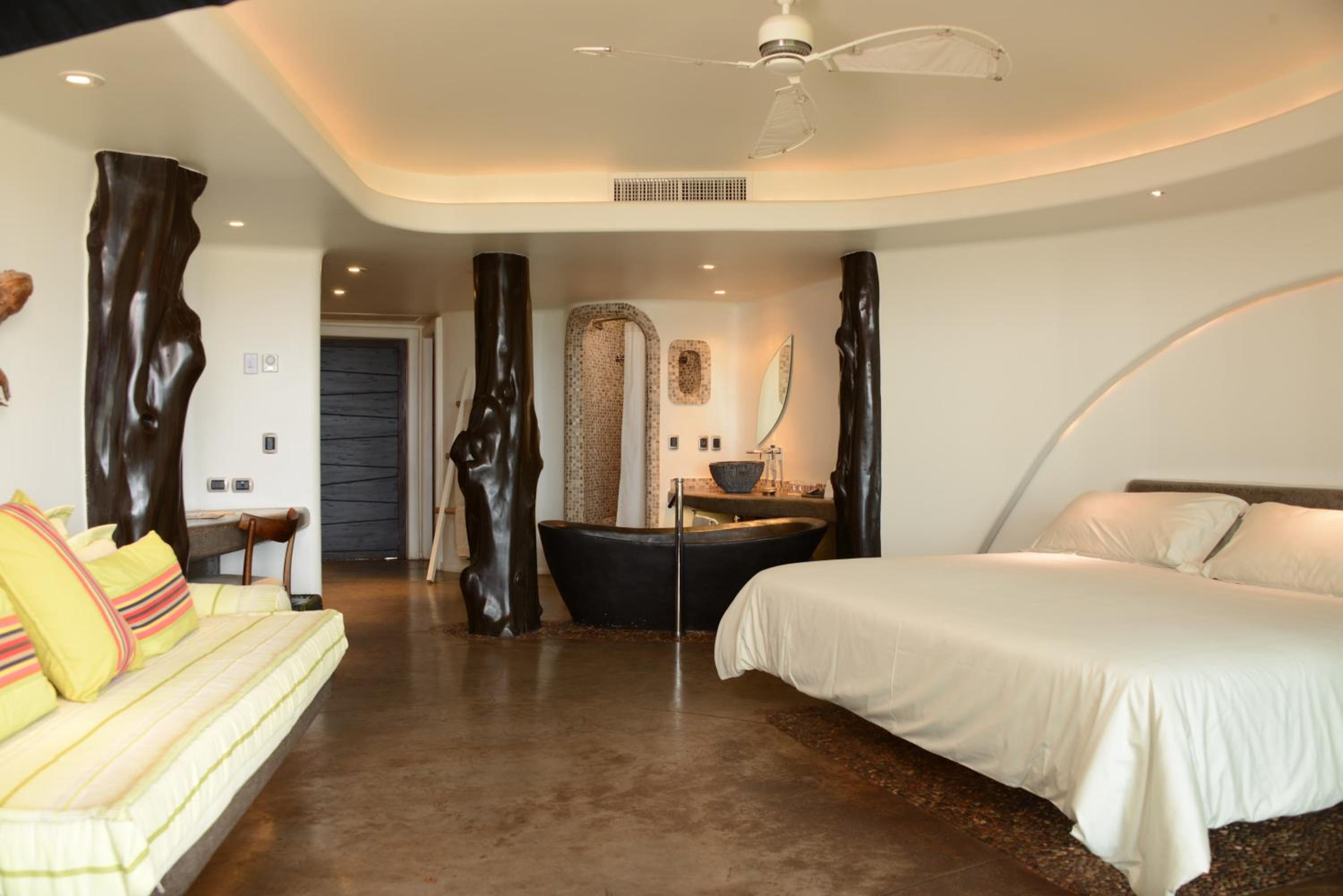 King Room with Sea View - Photo 9