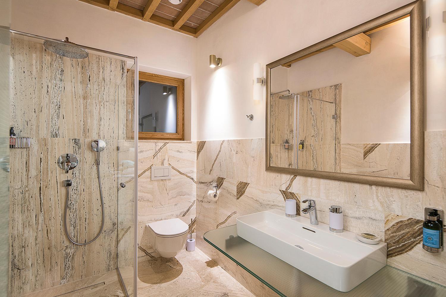 Standard Double Room - Photo 8