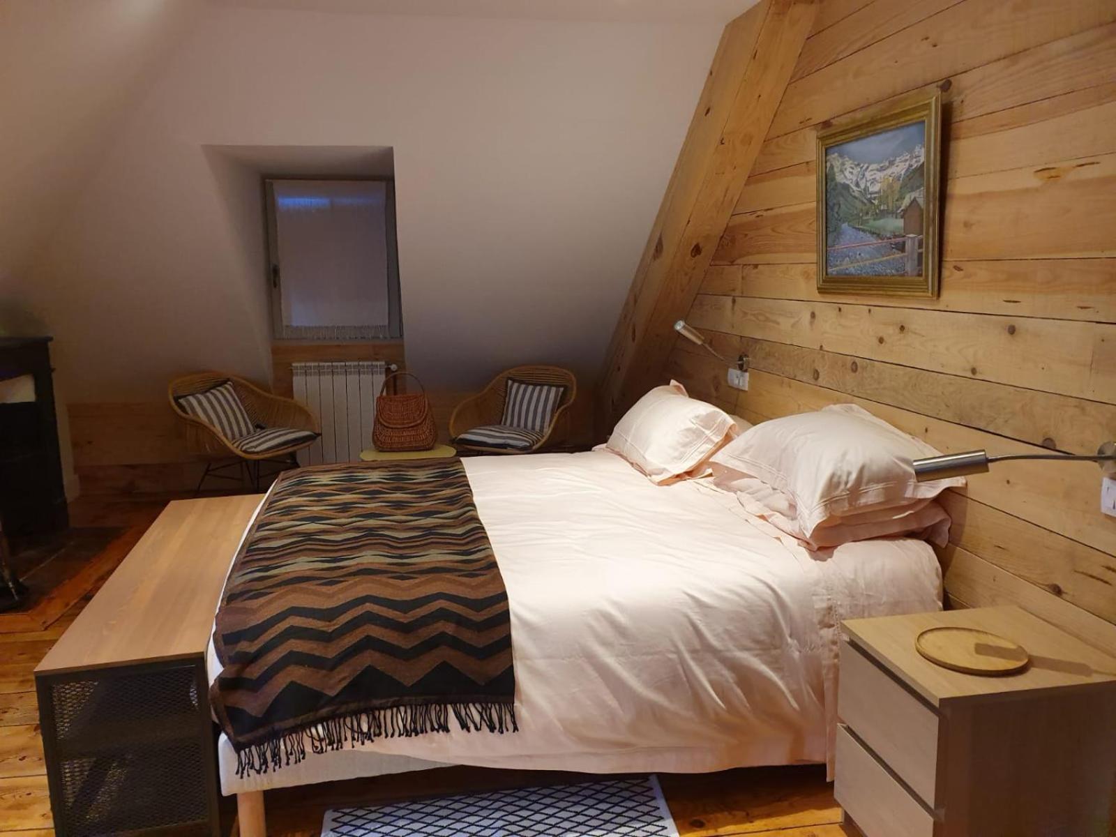 King Room with Mountain View photo 2
