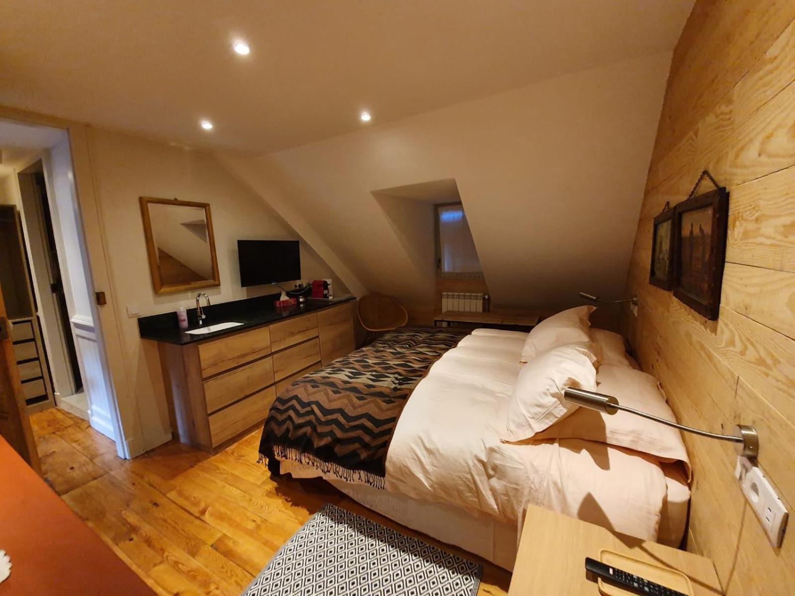 Suite with River View