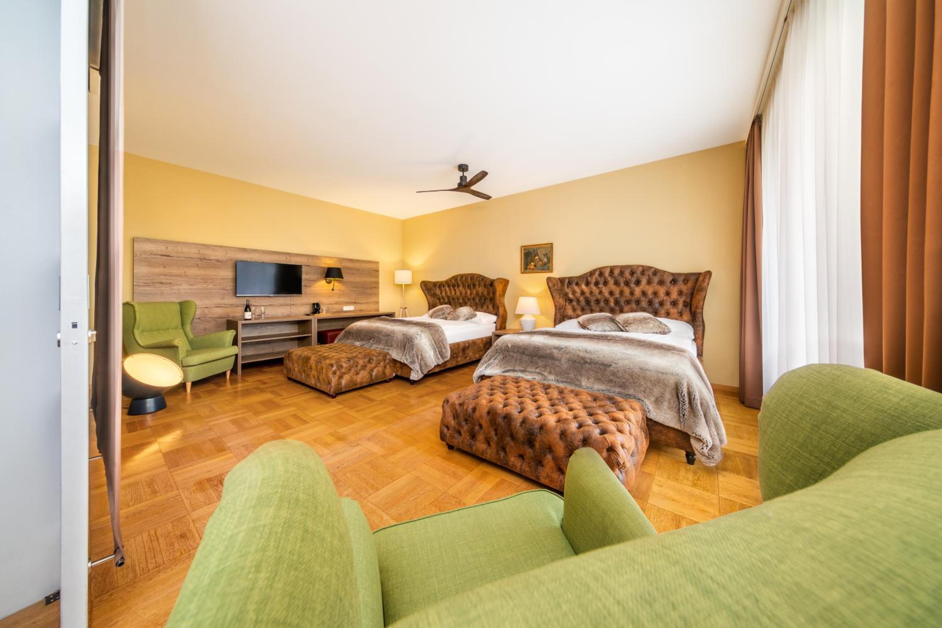 Suite with Access to Thermal Spa photo 2