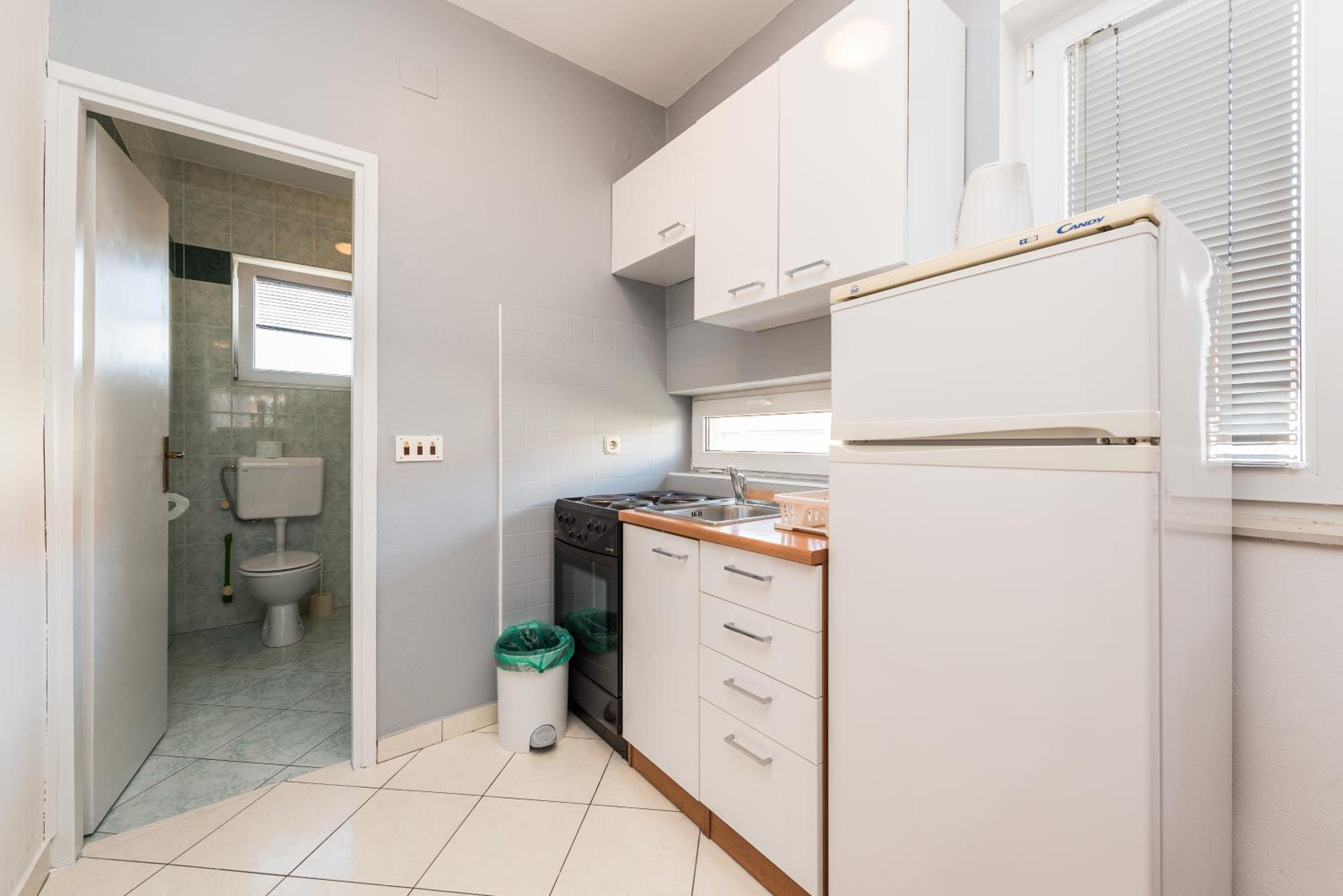 One-Bedroom Apartment with Balcony (6 Adults) photo 3
