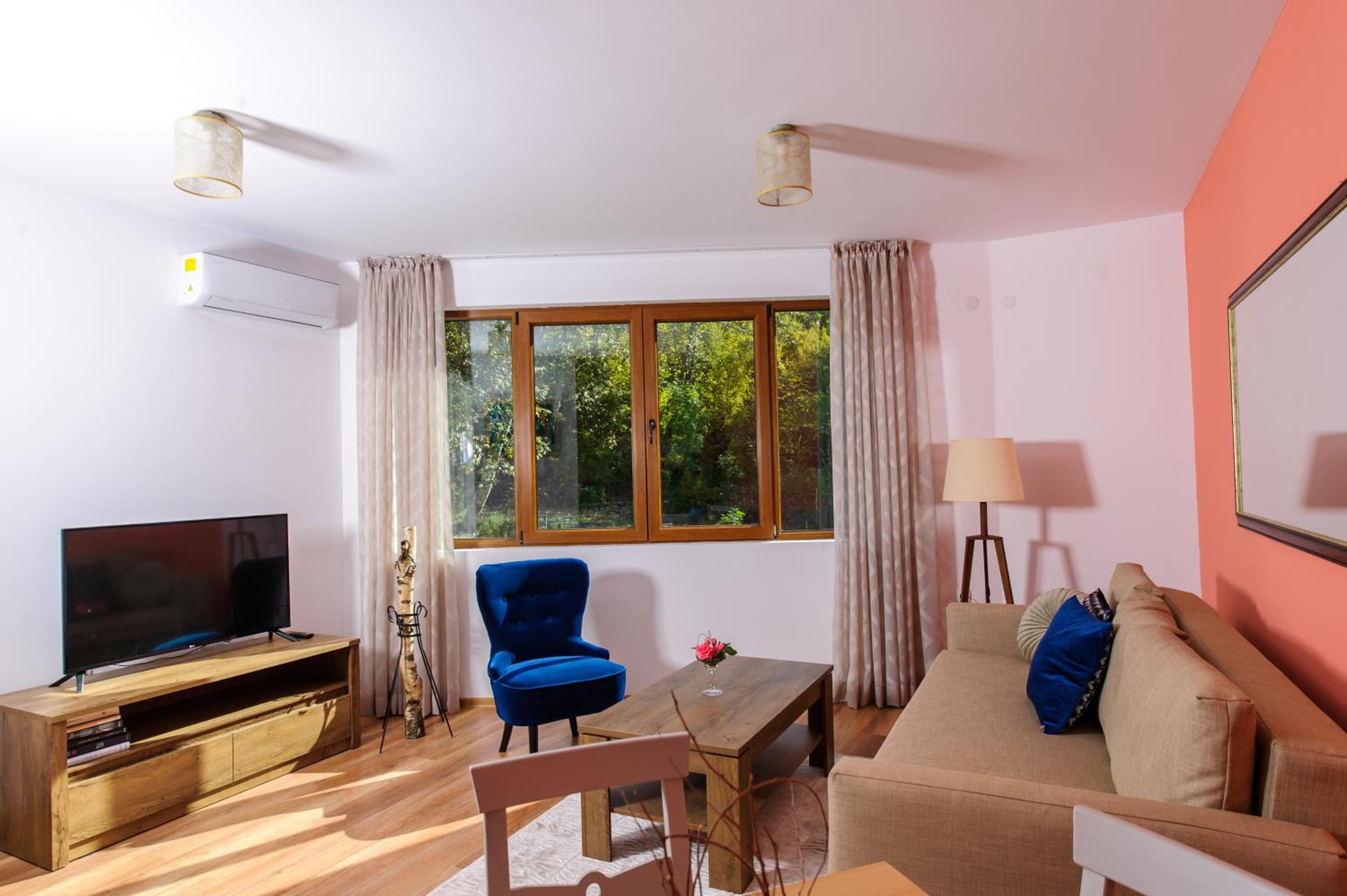 One-Bedroom Apartment - Photo 10