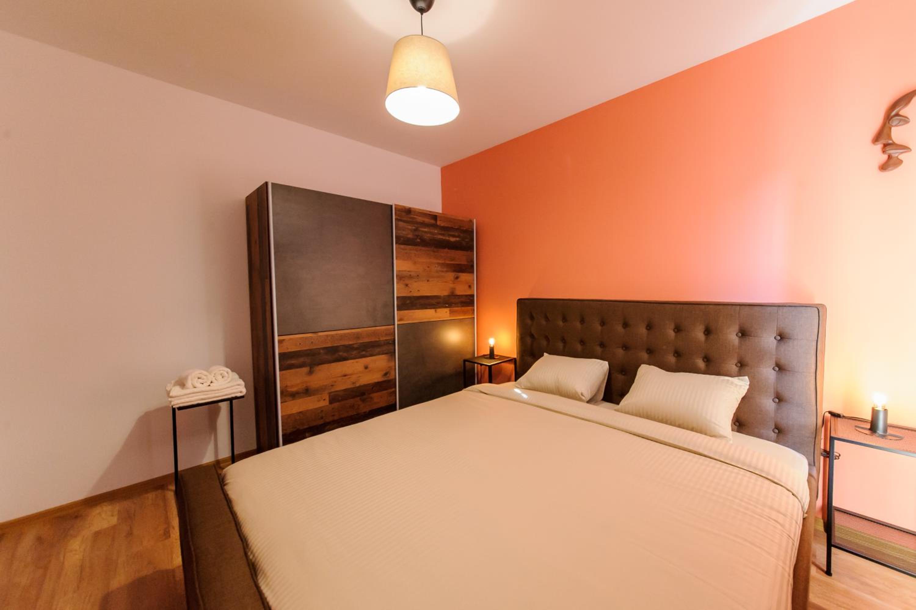 One-Bedroom Apartment - Photo 14