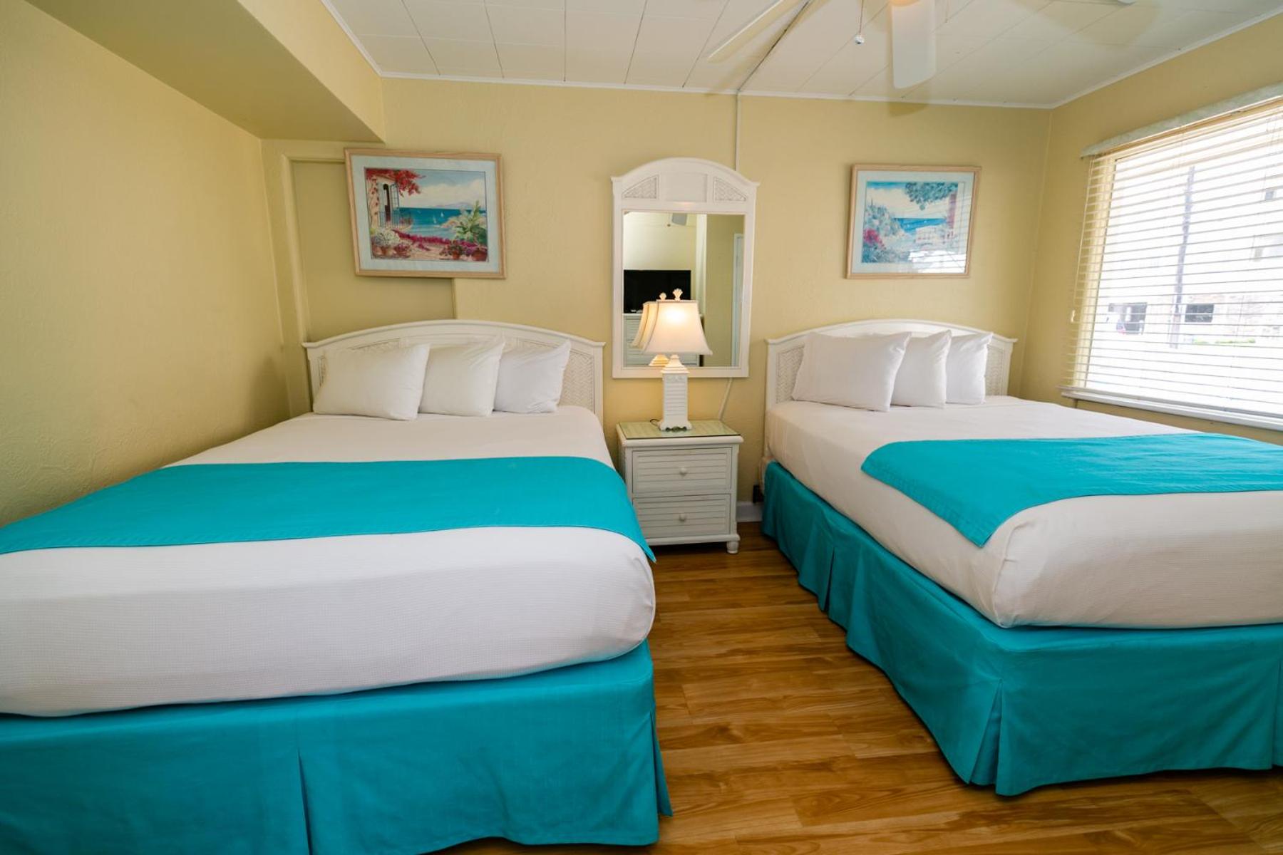 Standard Room with Two Double Beds photo 2