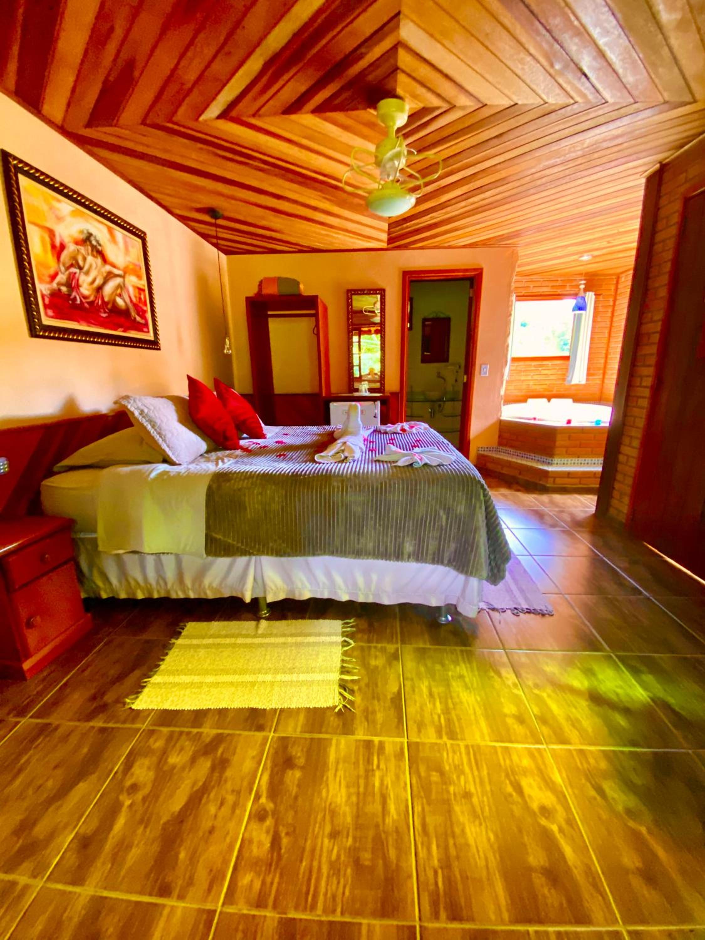 Deluxe Suite with Spa Bath