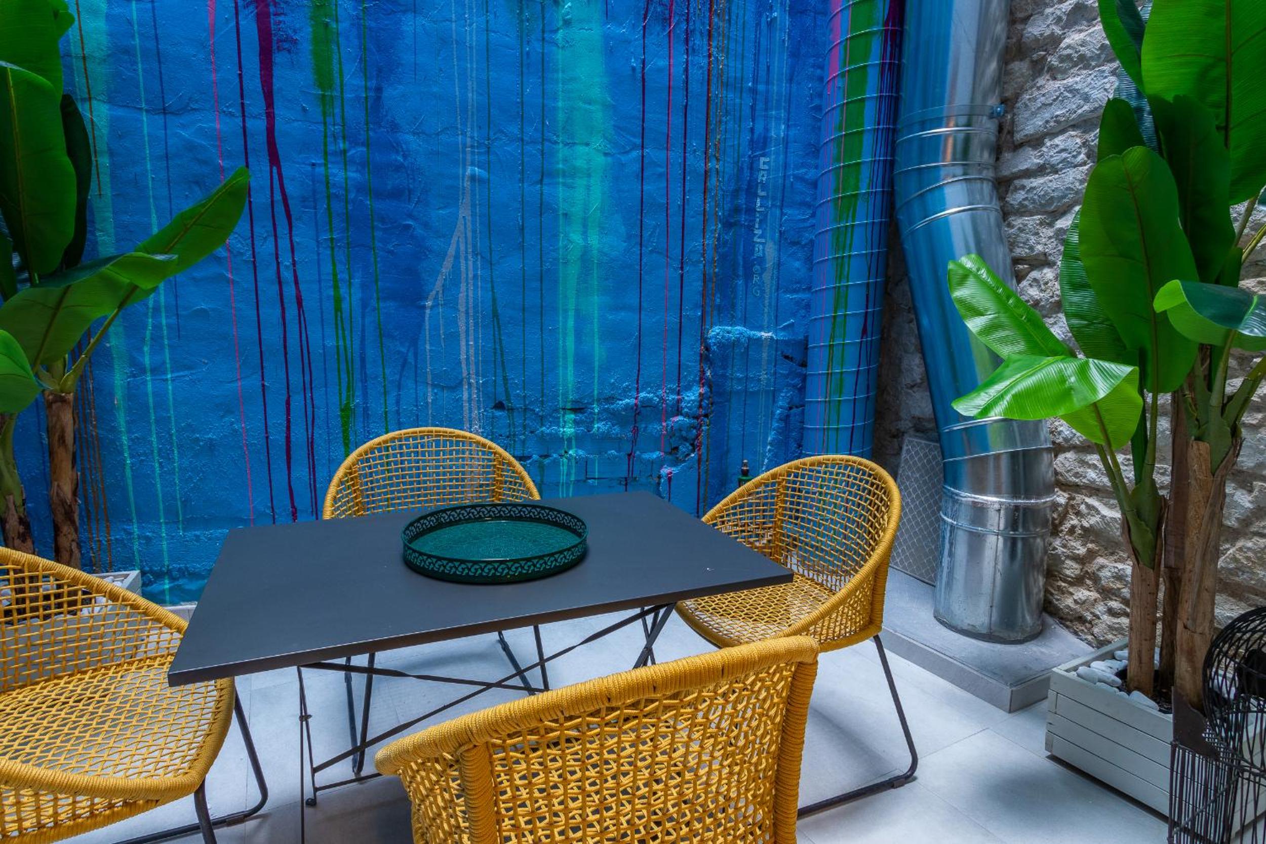 Apartment with Terrace - Photo 35
