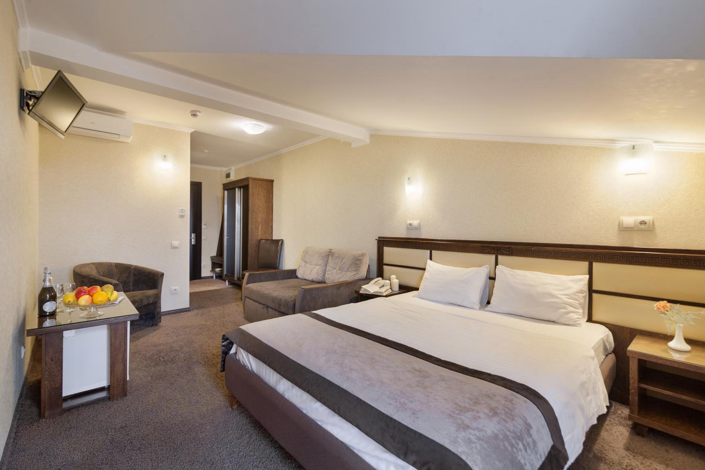 Superior Double Room with Sofa