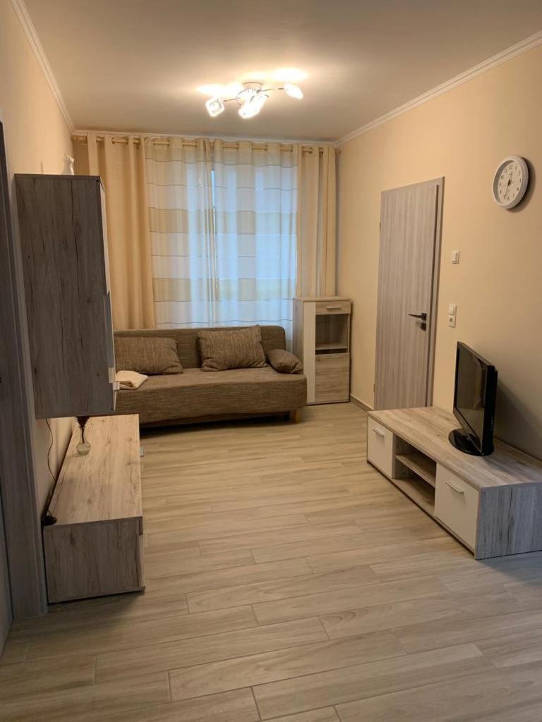 One-Bedroom Apartment - Photo 7
