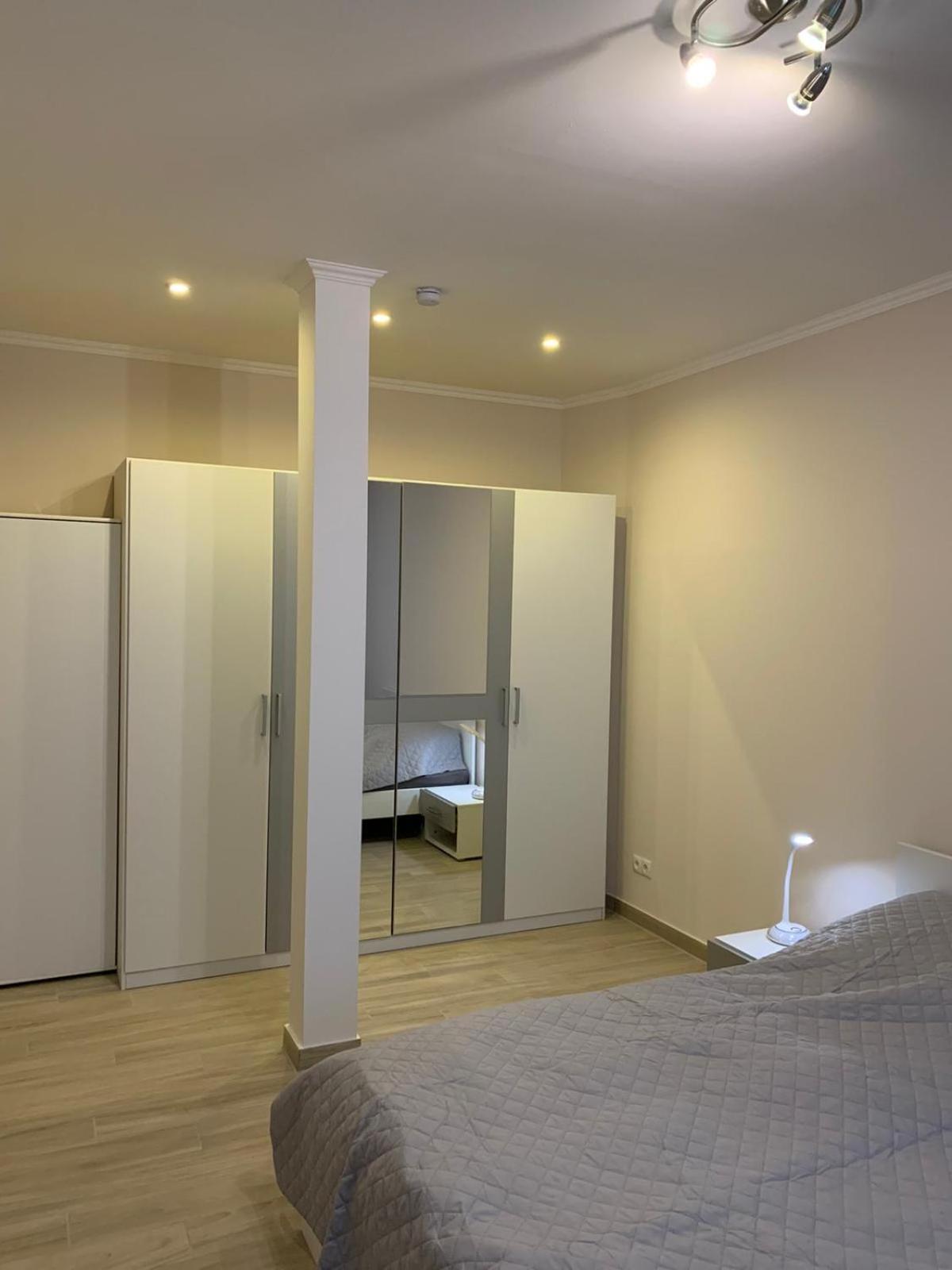 One-Bedroom Apartment - Photo 3