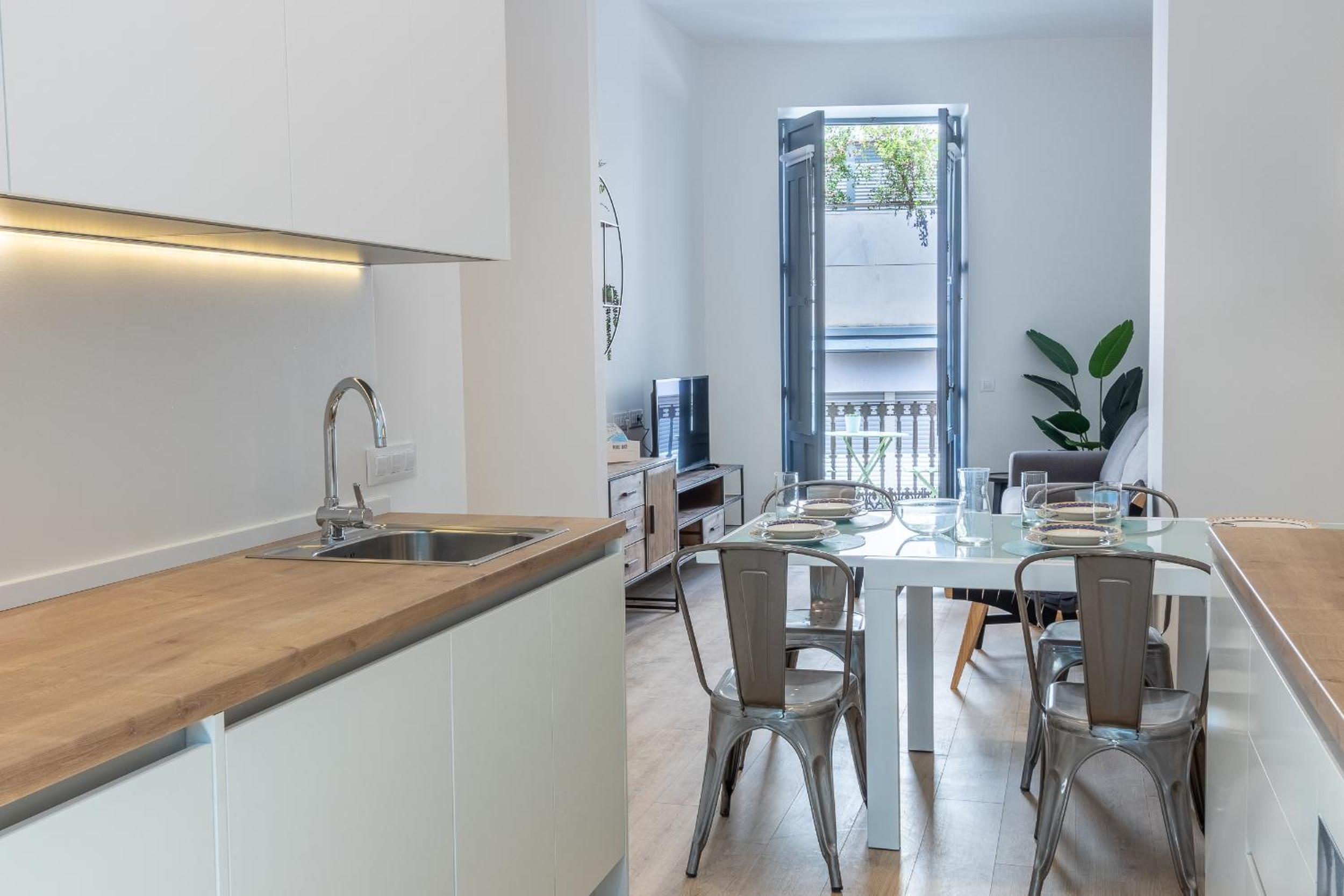 Apartment with Terrace - Photo 41