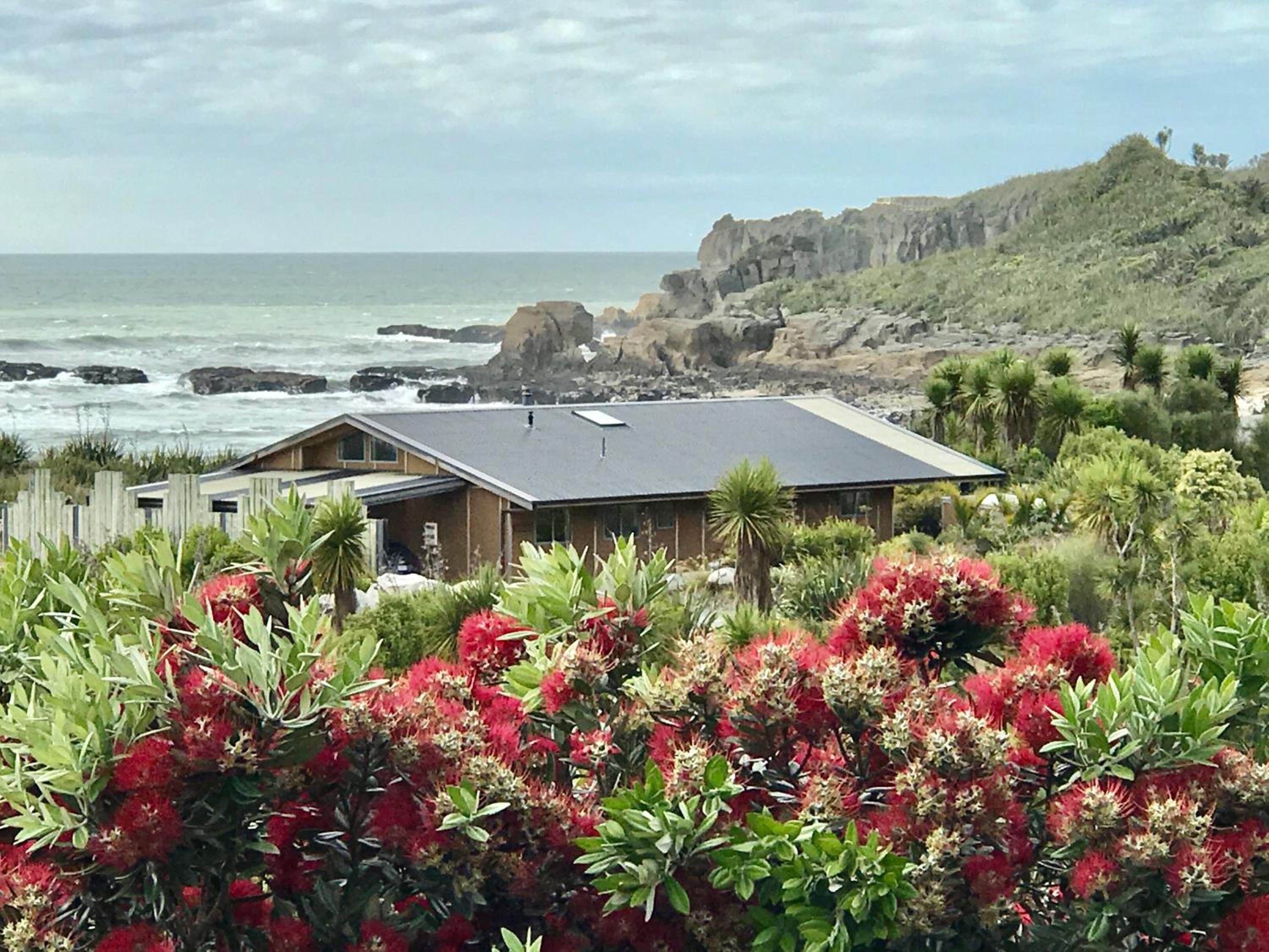 Seaside Takutai House photo 1