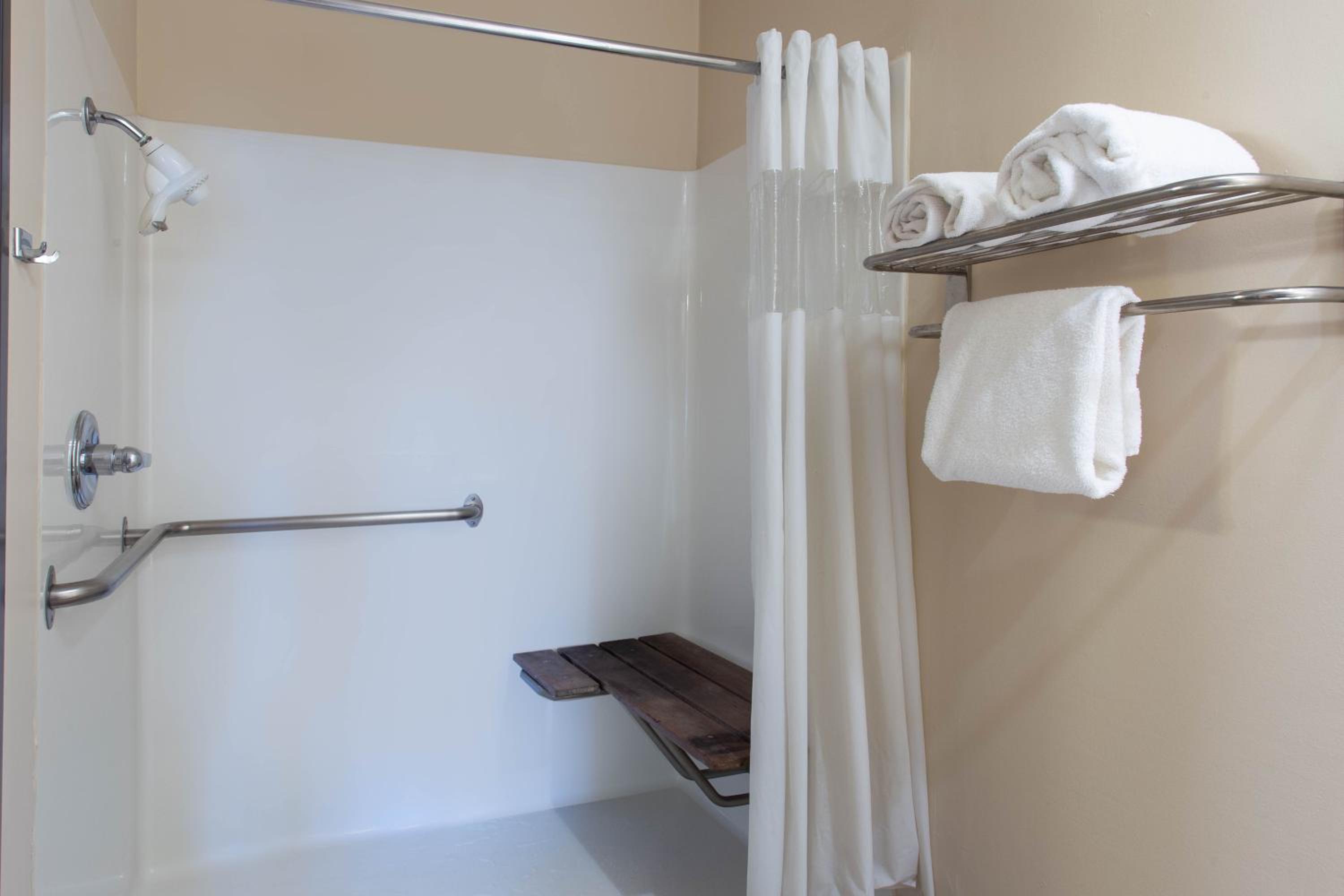 Queen Room - Disability Access/Non-Smoking - Photo 3