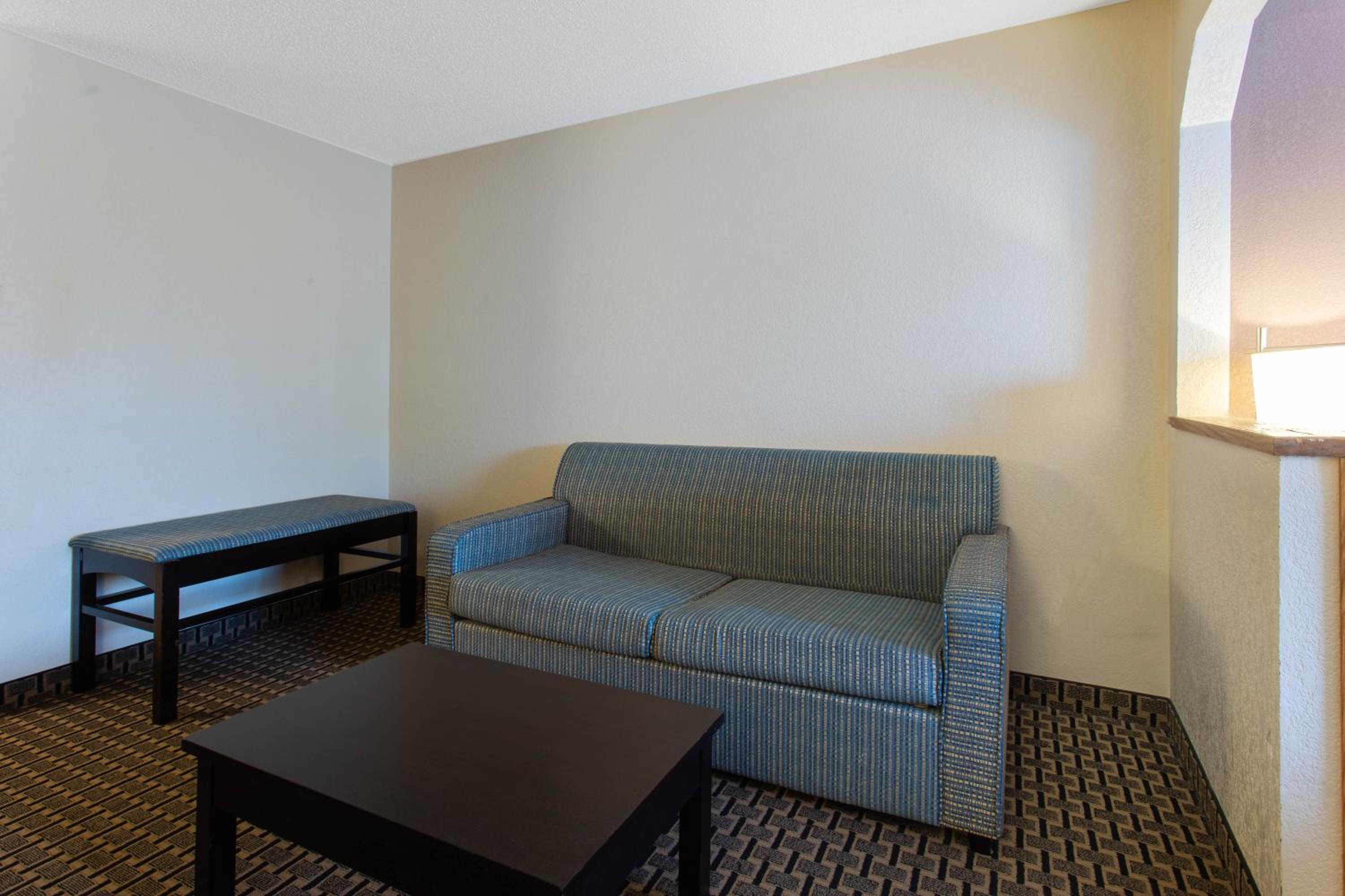 King Suite with Sofa Bed - Non-Smoking - Photo 1
