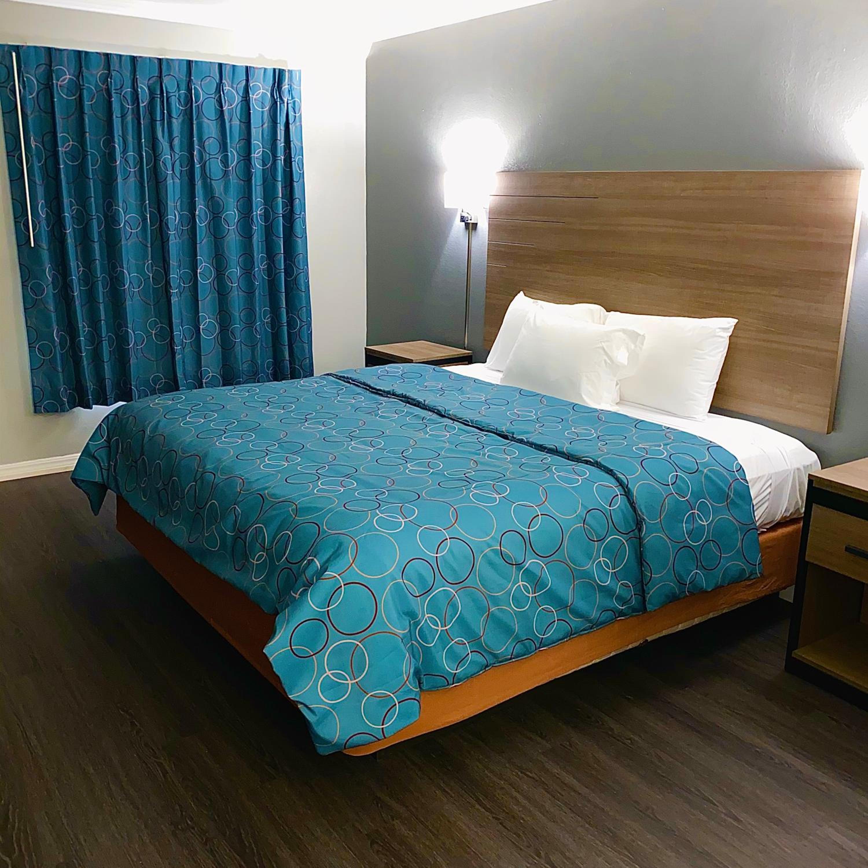 Deluxe King Room photo 1