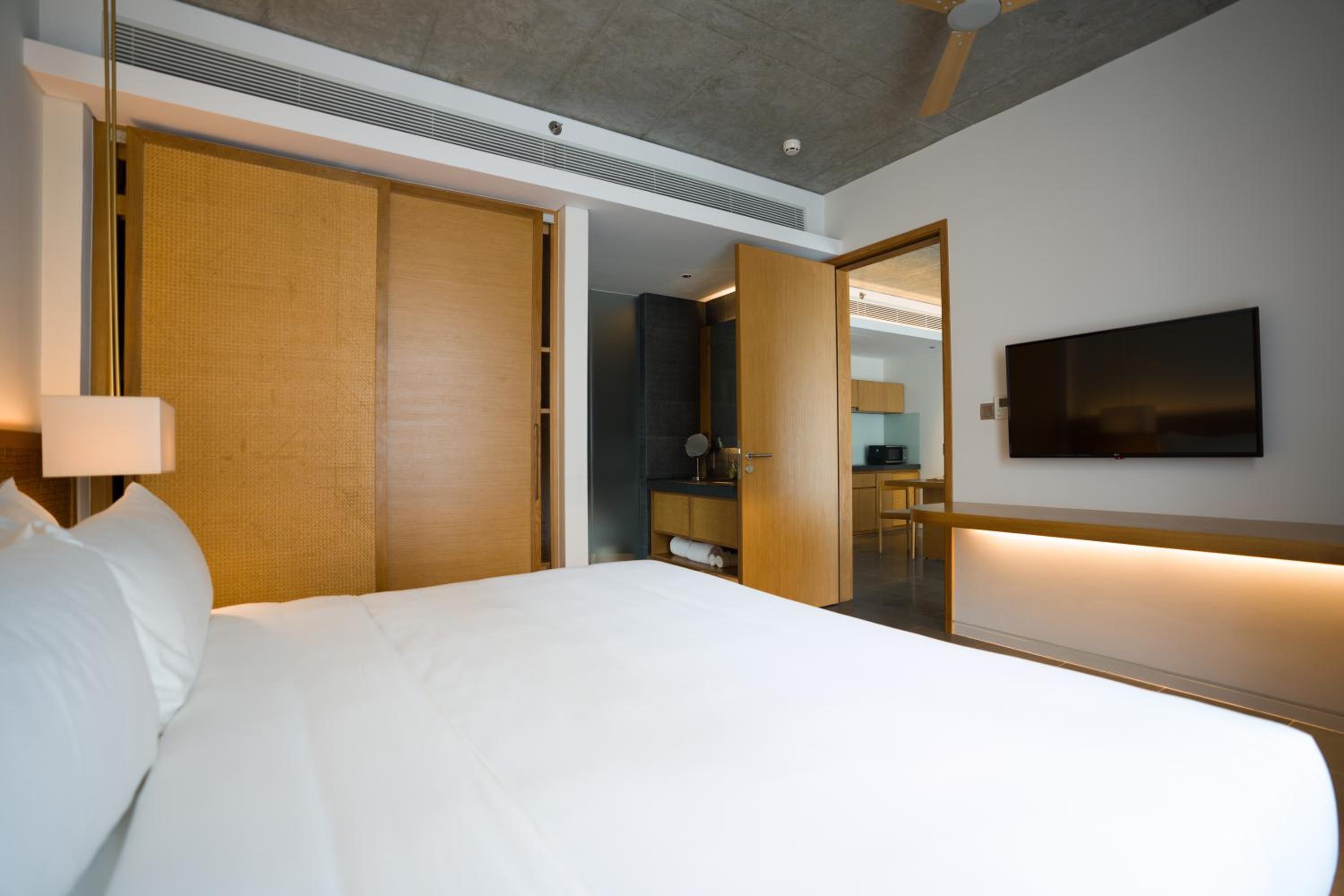 One-Bedroom Apartment with Balcony - Photo 12