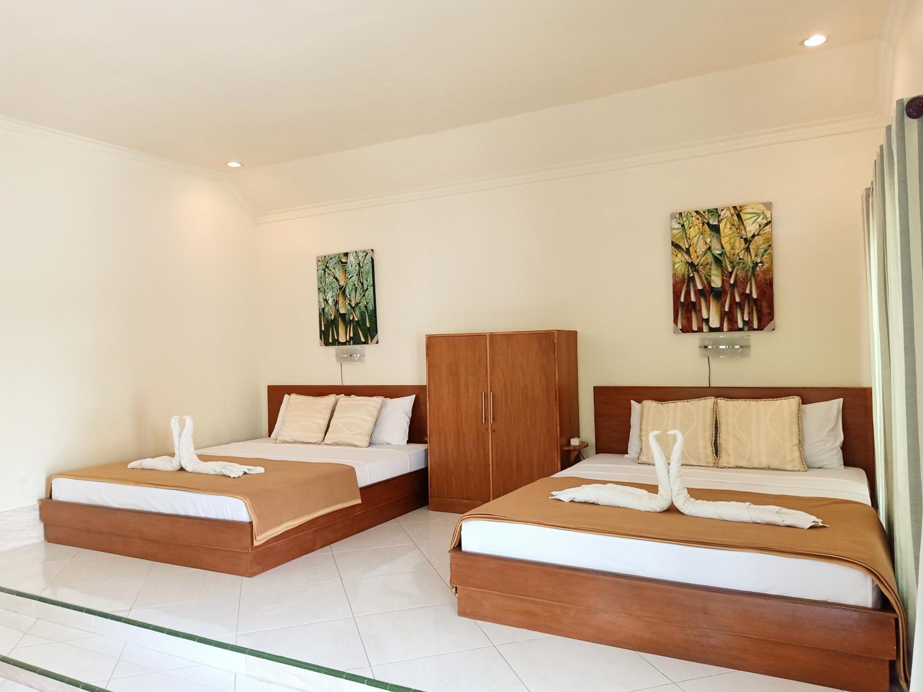 Deluxe Family Suite with Garden View