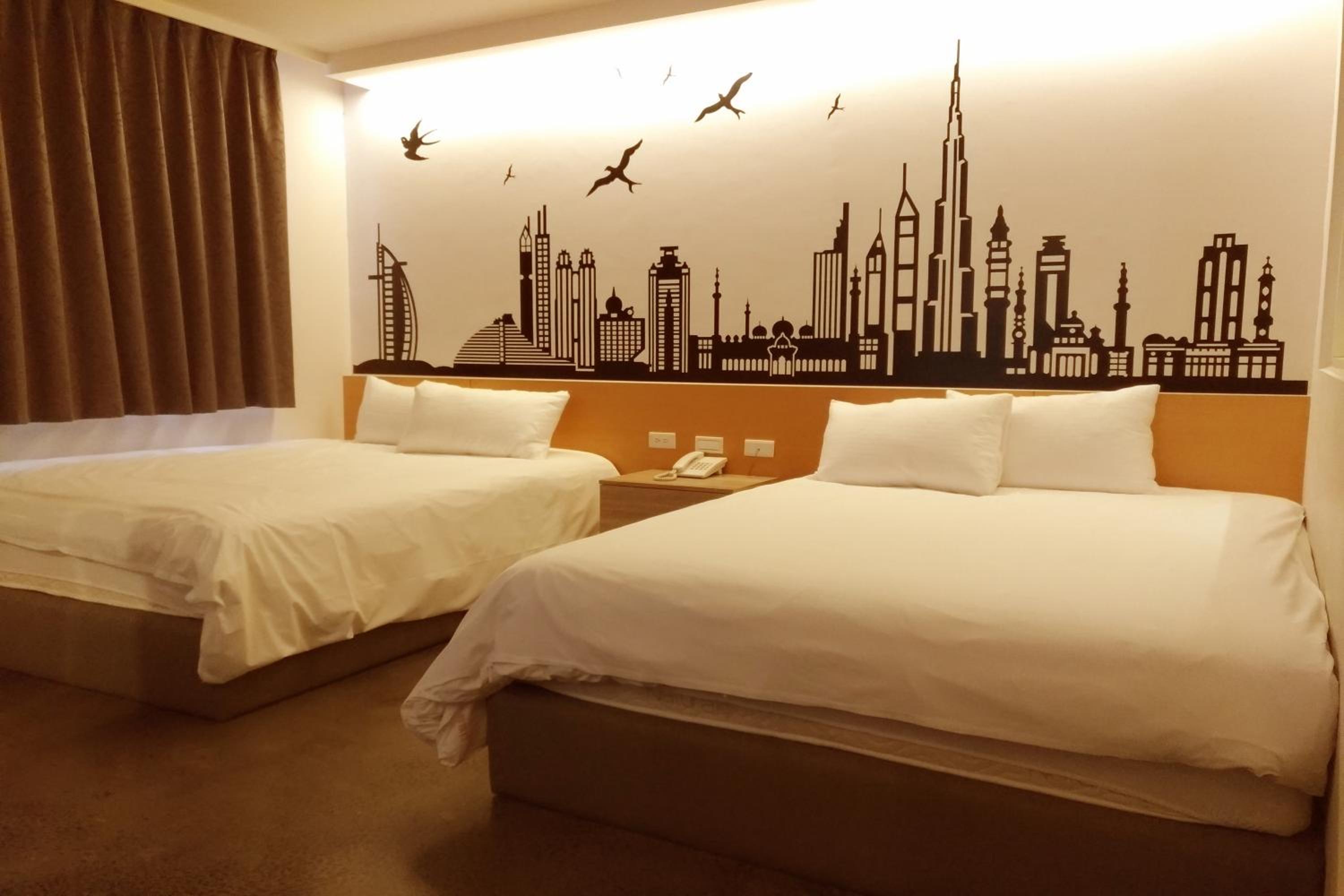Quadruple Room with Private Bathroom photo 2