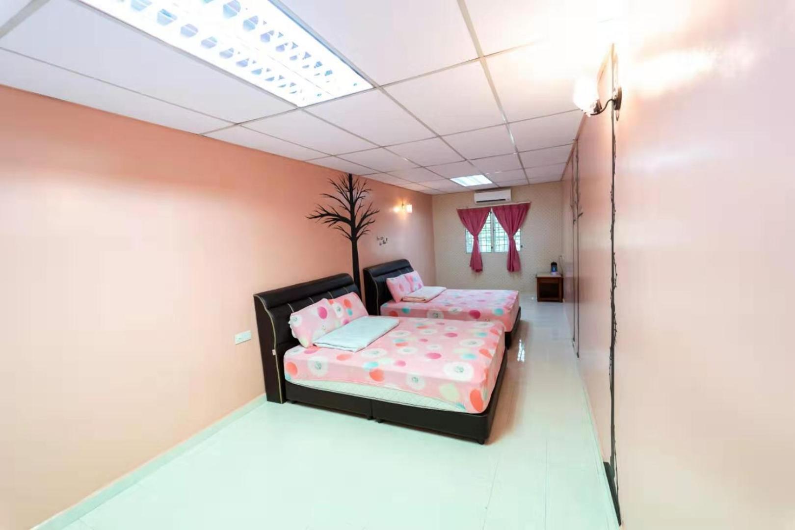 Four-Bedroom House photo 2