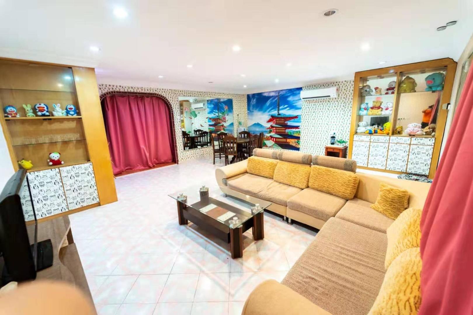 Four-Bedroom House photo 1