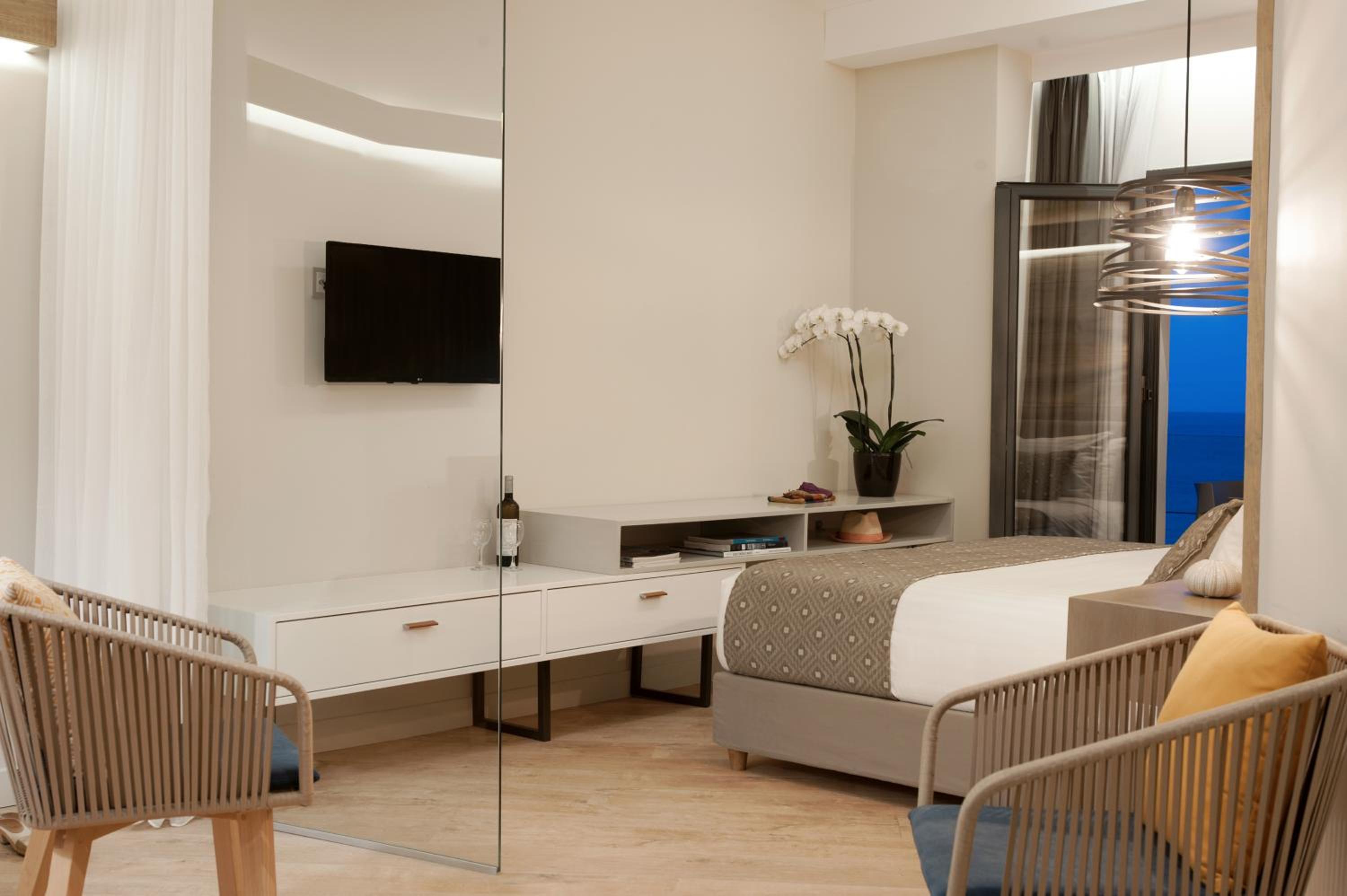 Superior Room with Sea View Balcony photo 2