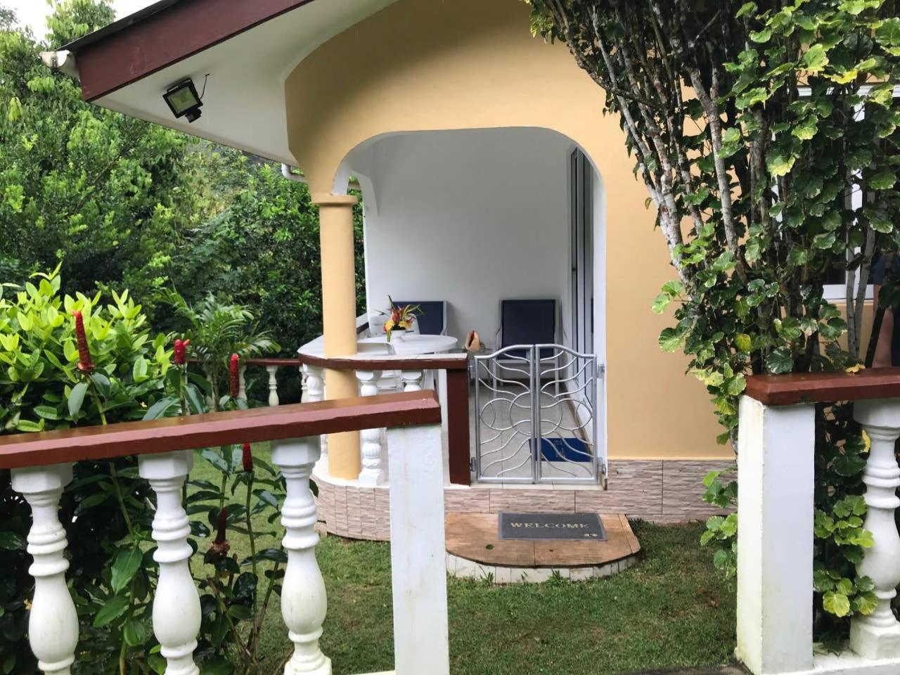 One-Bedroom House photo 2
