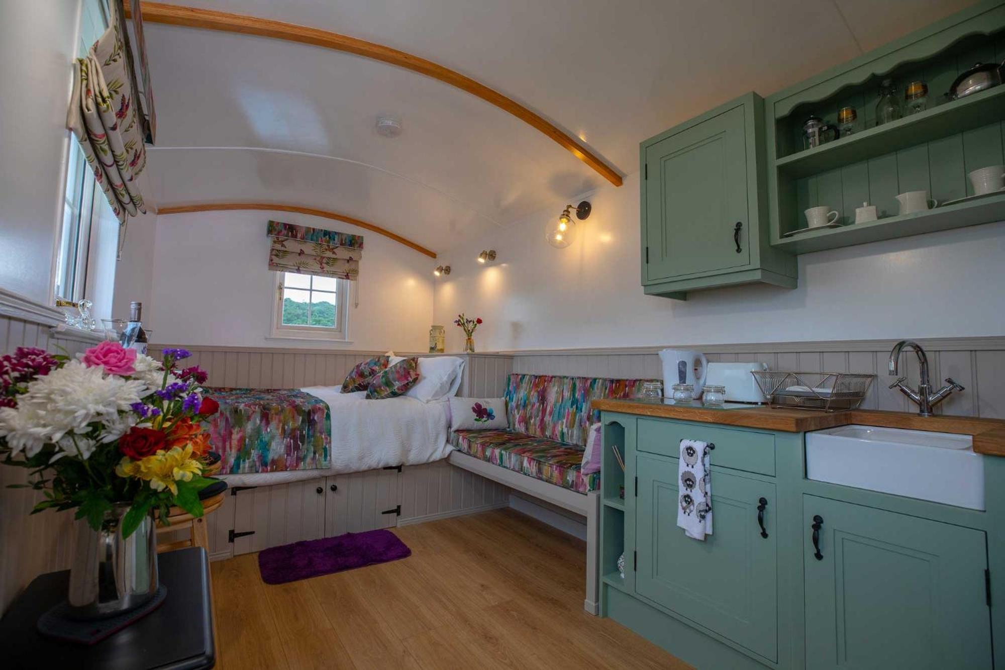 One-Bedroom House photo 1