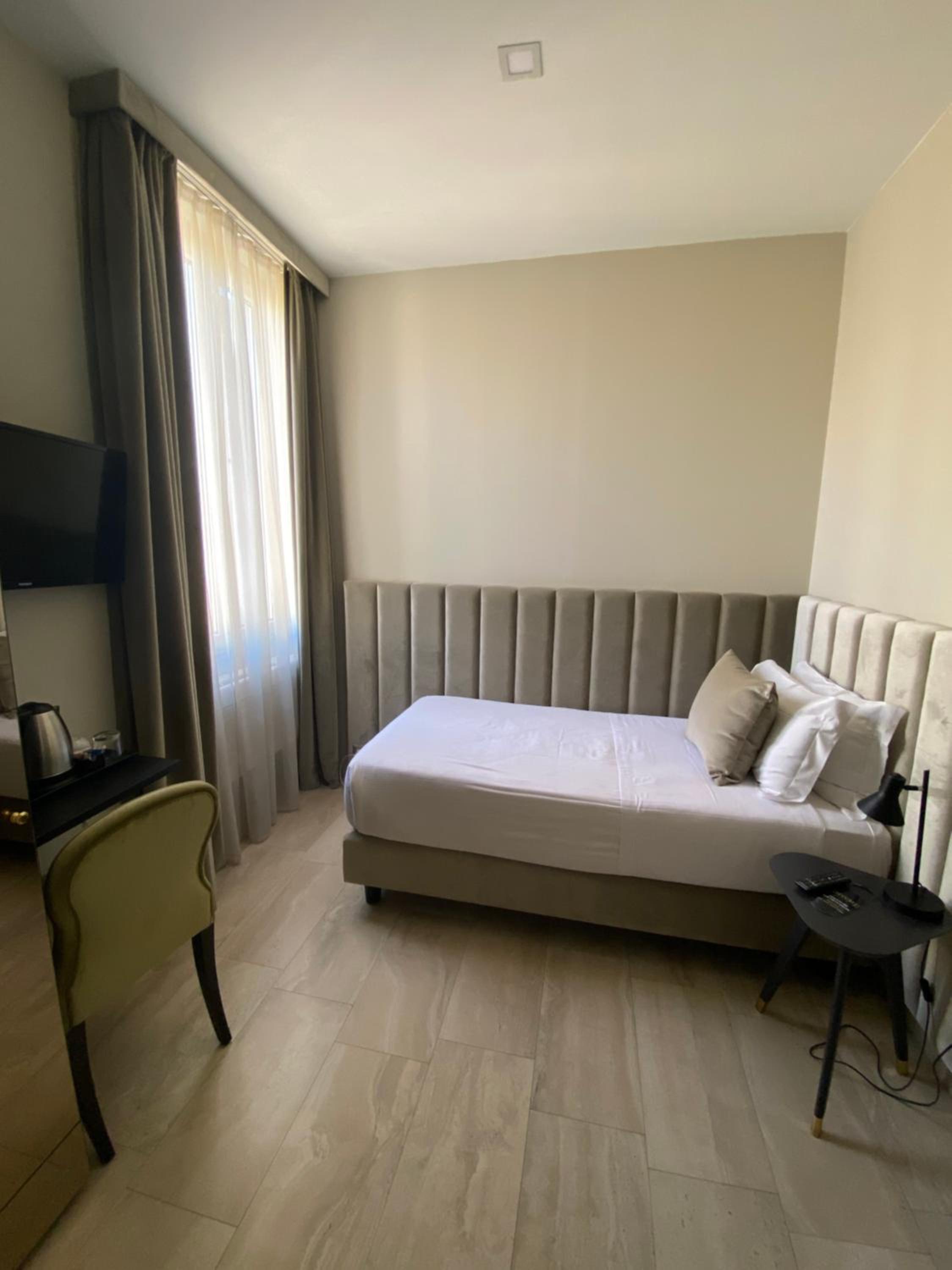 Single Room photo 3