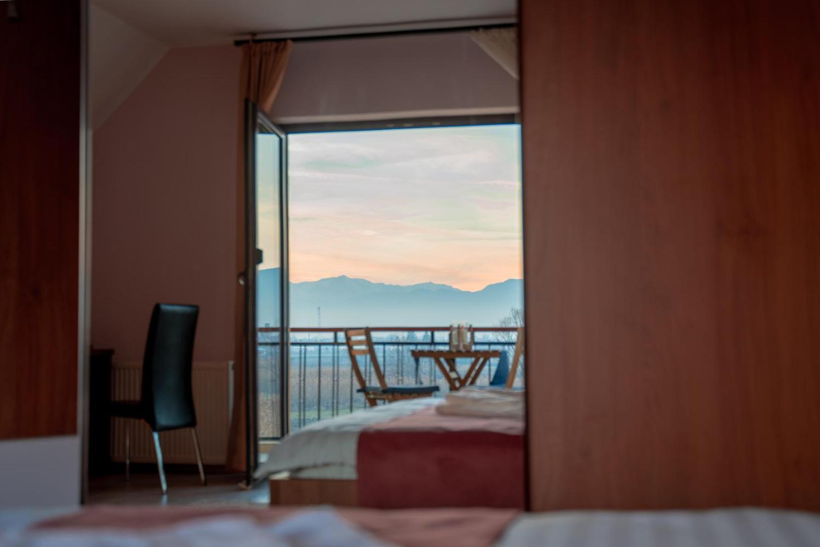 Villa - Photo 3