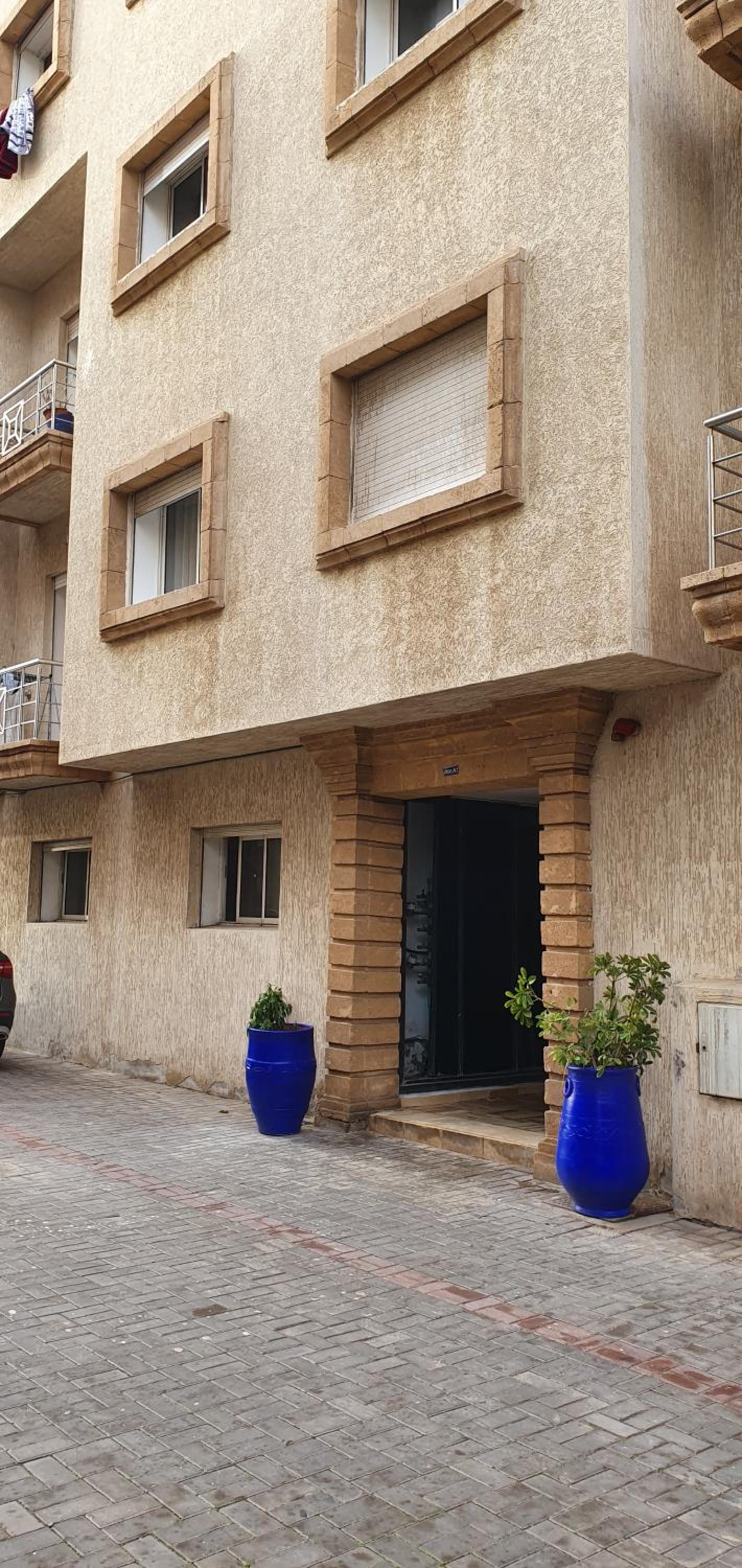 Apartment with Balcony - Photo 11