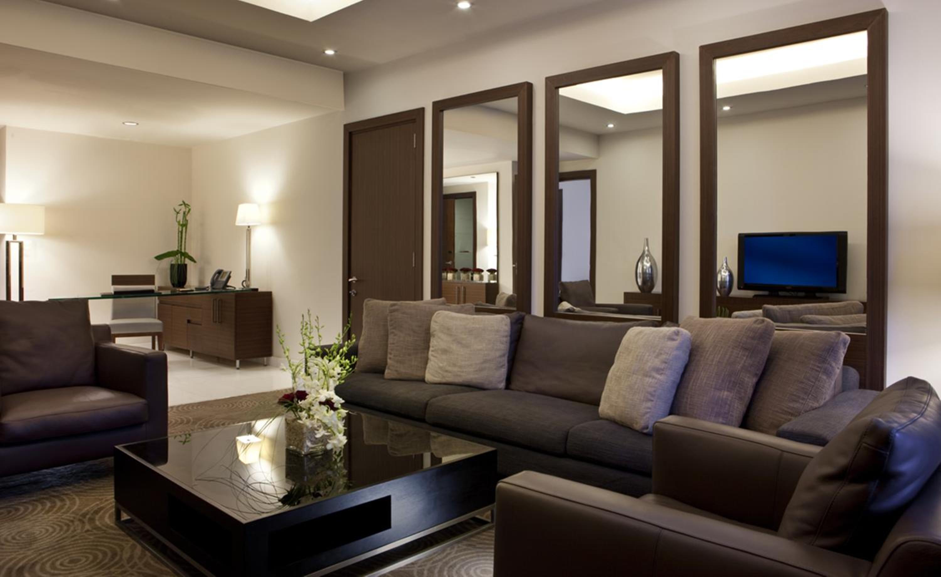 Dusit Suite - Egyptians And Residents Only