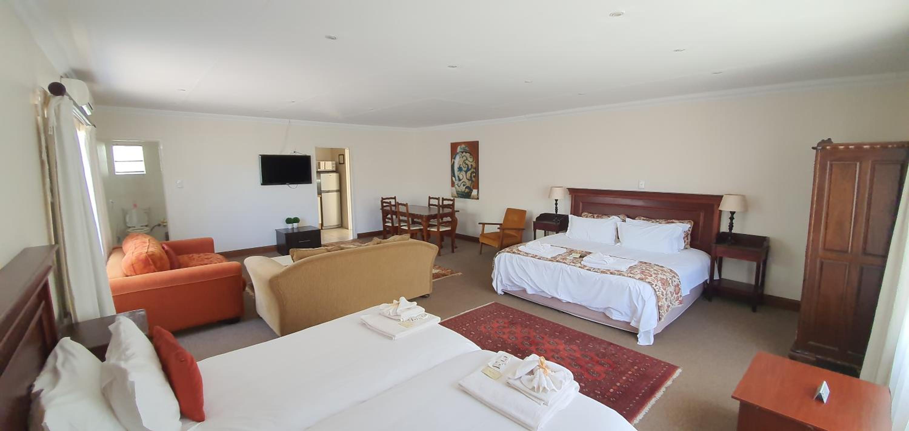 Family Room with Private Bathroom - Photo 1