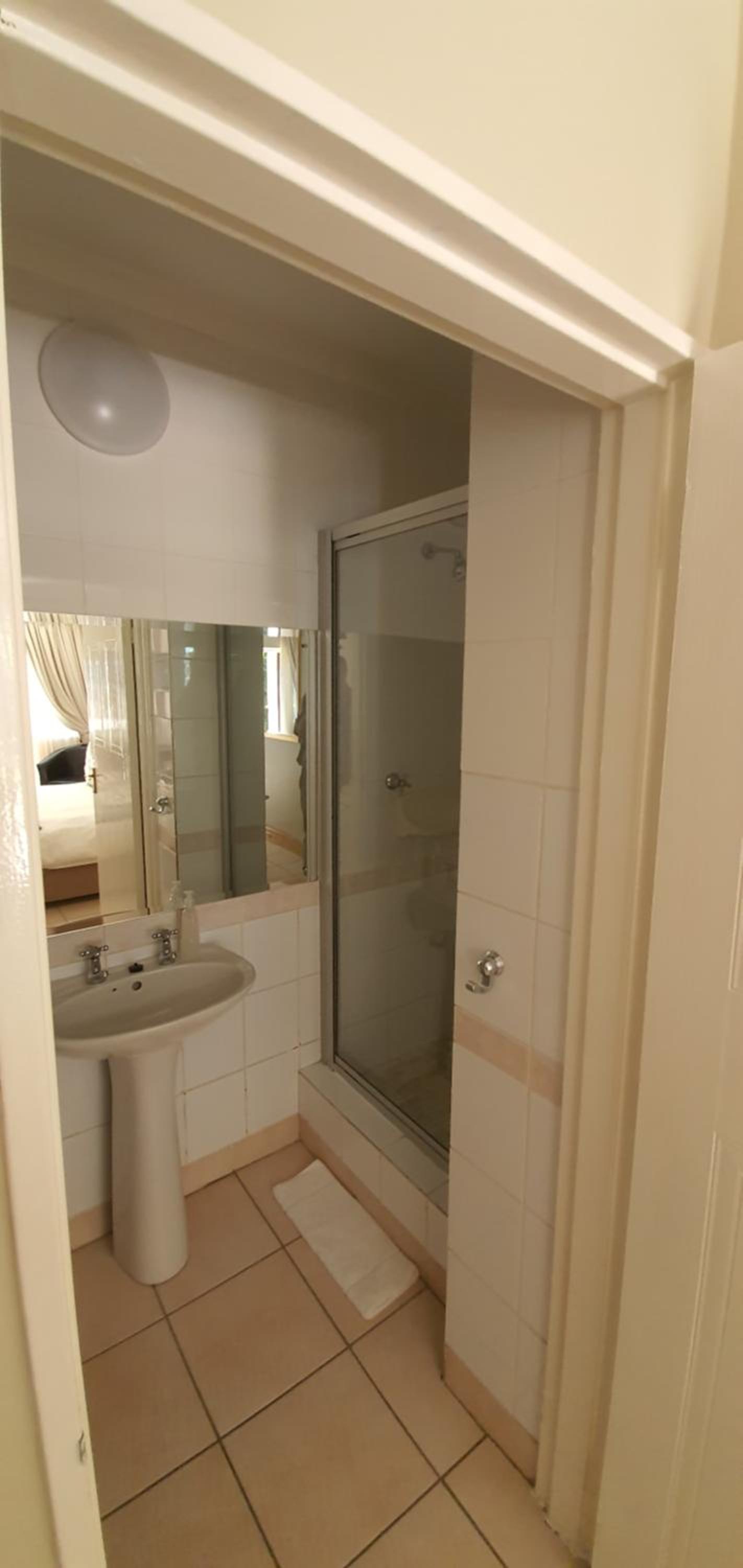 Standard Double or Twin Room photo 2