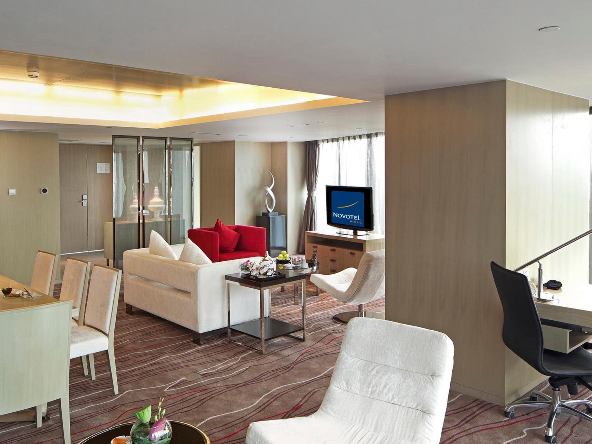 Executive Suite with King Bed. - Photo 1