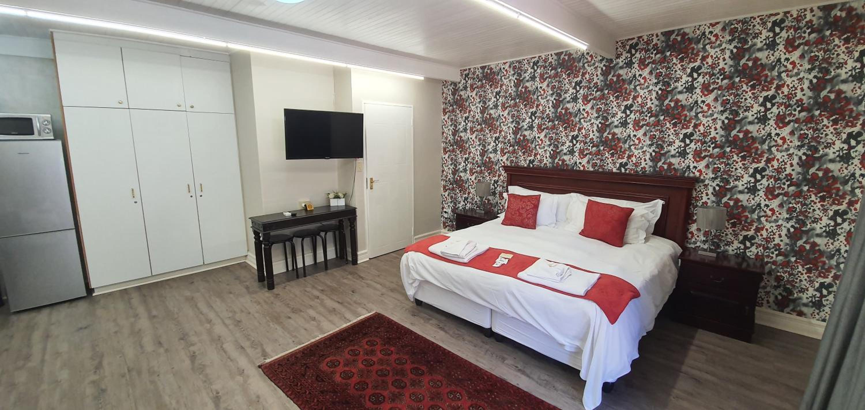 Triple Room with Bathroom - Photo 2