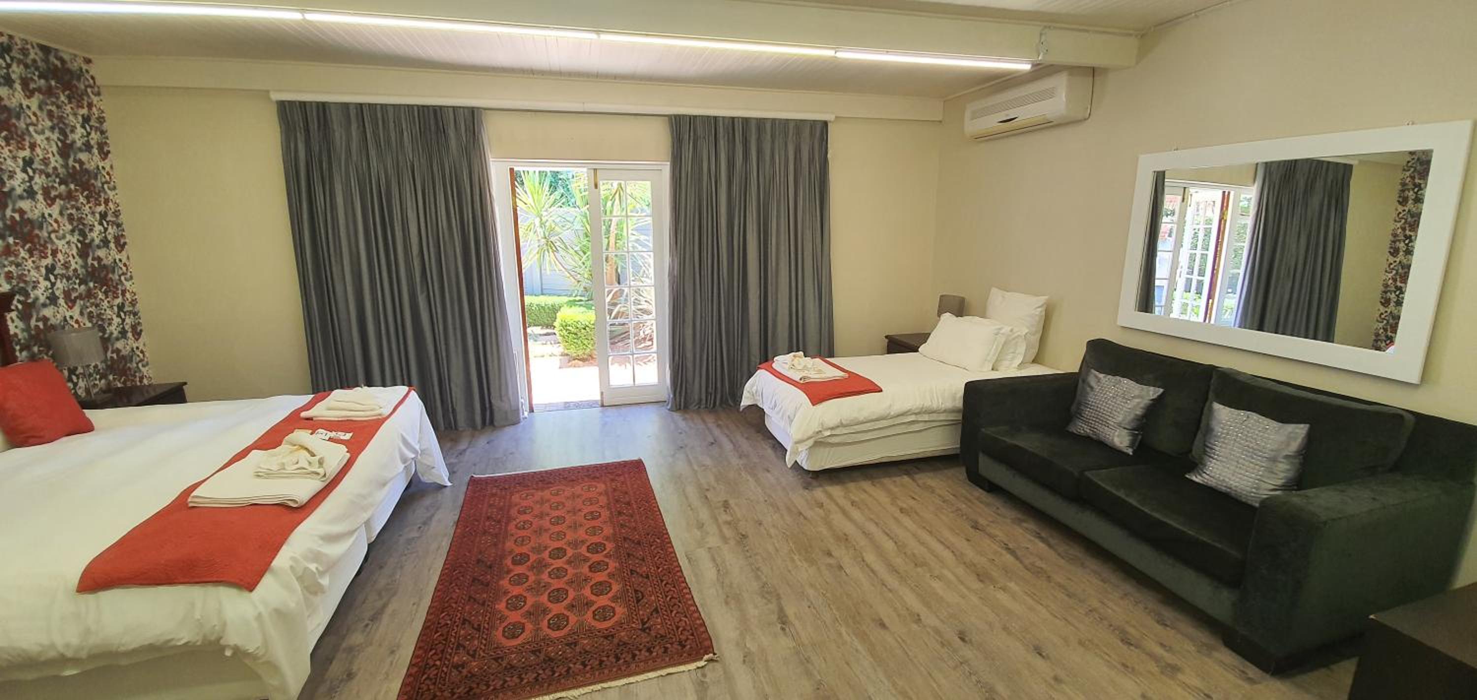 Triple Room with Bathroom - Photo 9