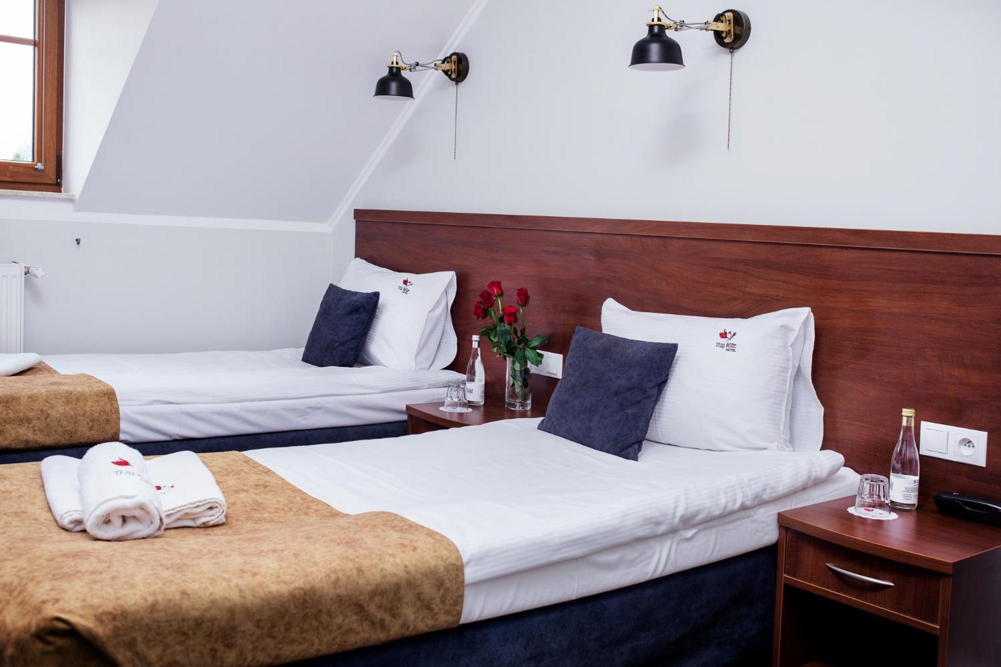 Twin Room - Photo 3