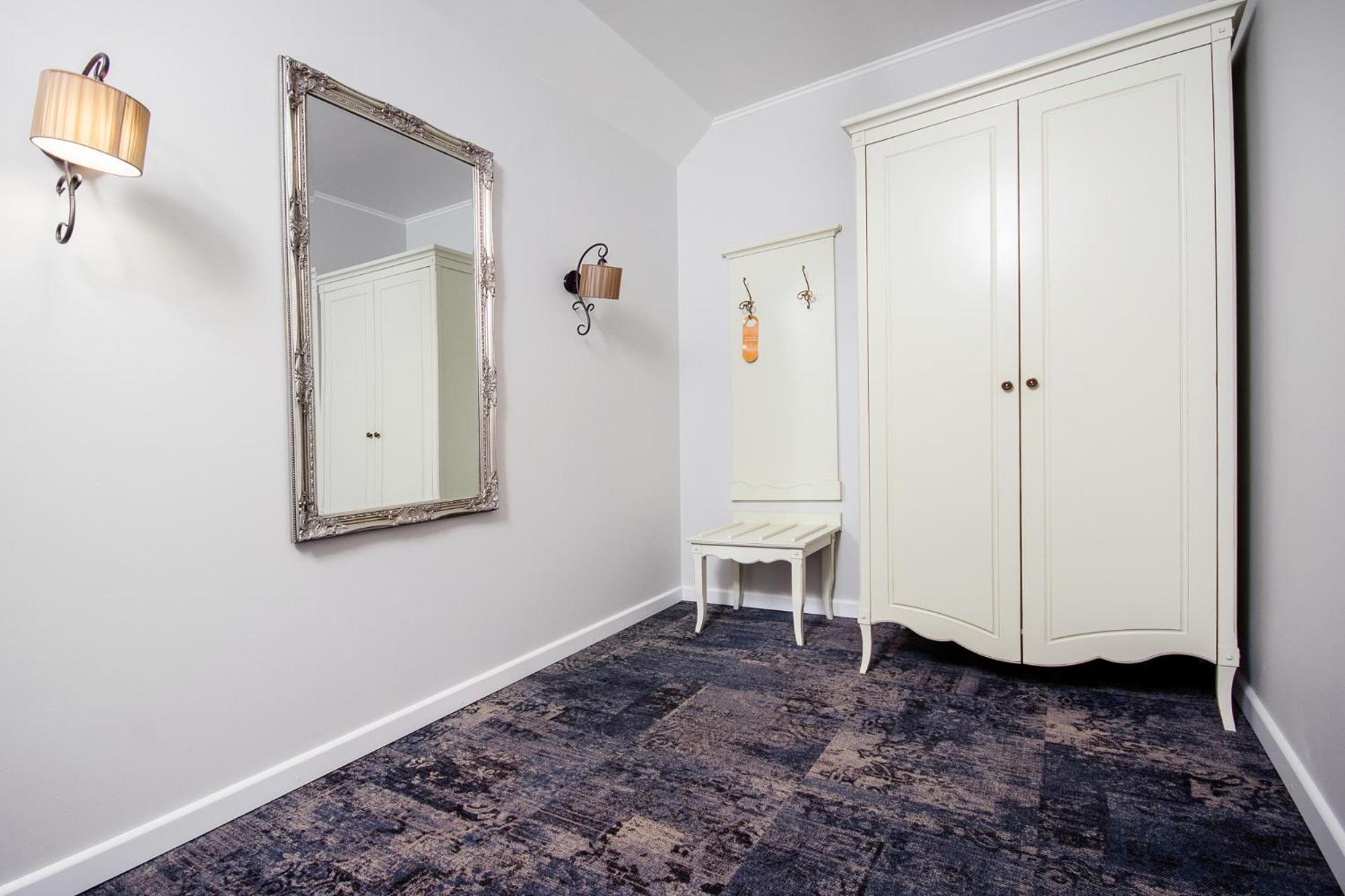 Suite - Photo 3