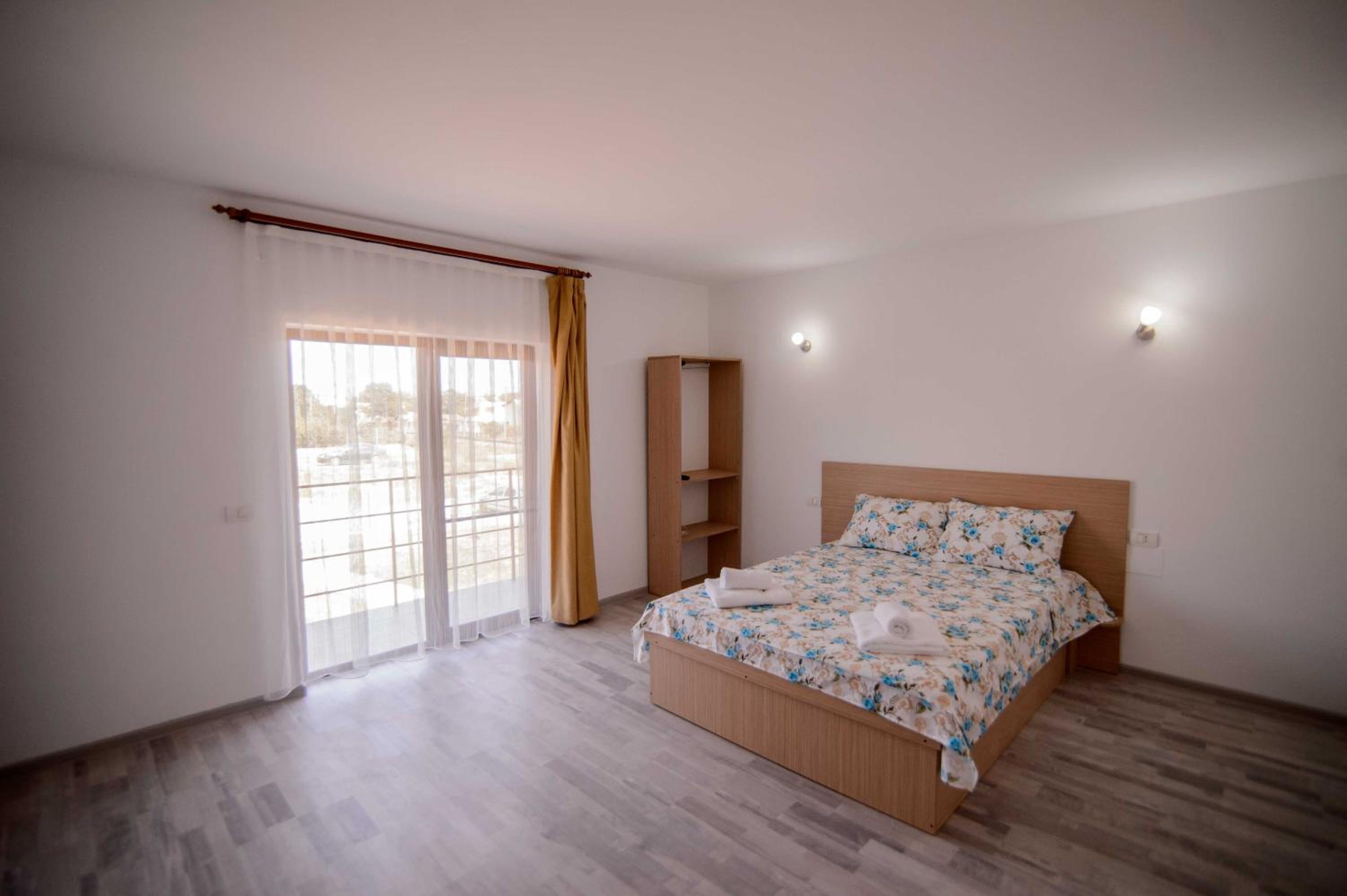 Triple Room with Balcony - Photo 4