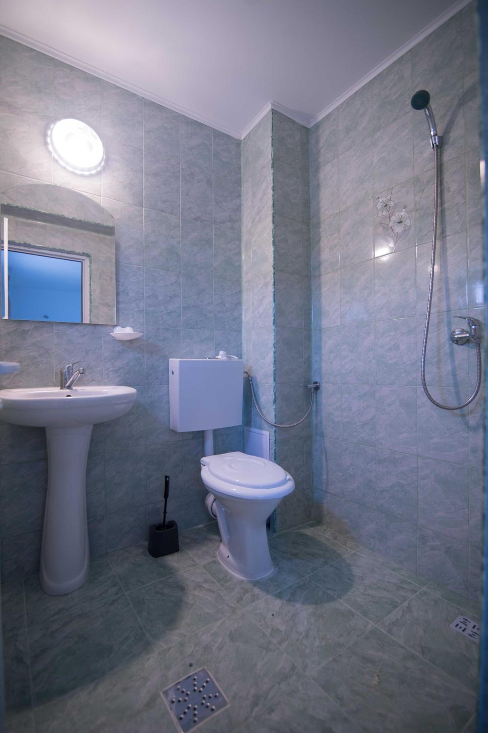 Double Room - Photo 2