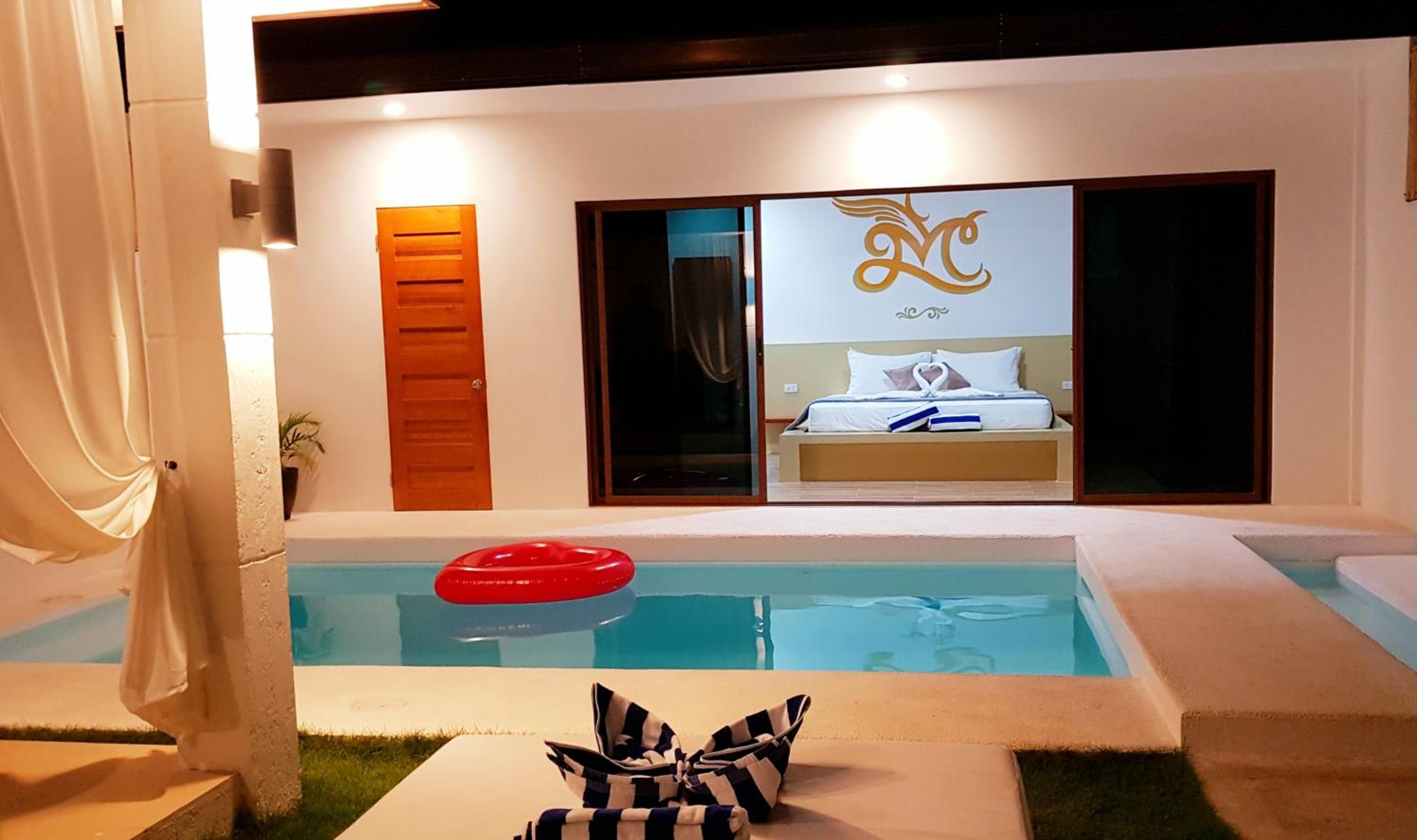 One-Bedroom Villa with Private Pool - Photo 24