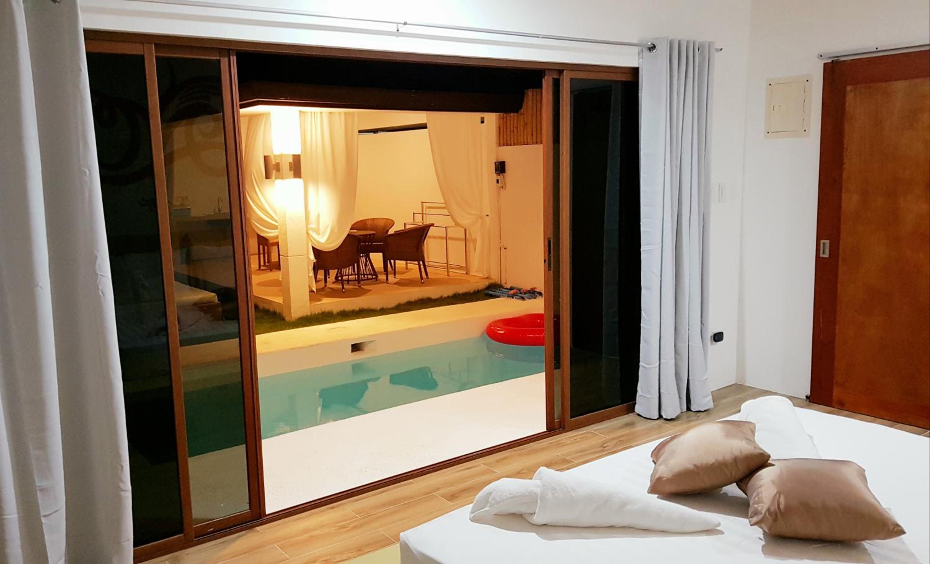 One-Bedroom Villa with Private Pool - Photo 23