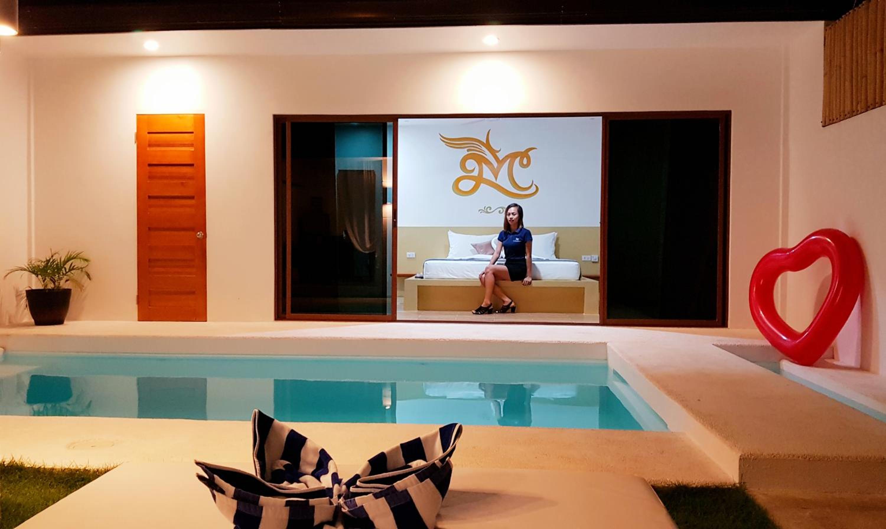 One-Bedroom Villa with Private Pool - Photo 19