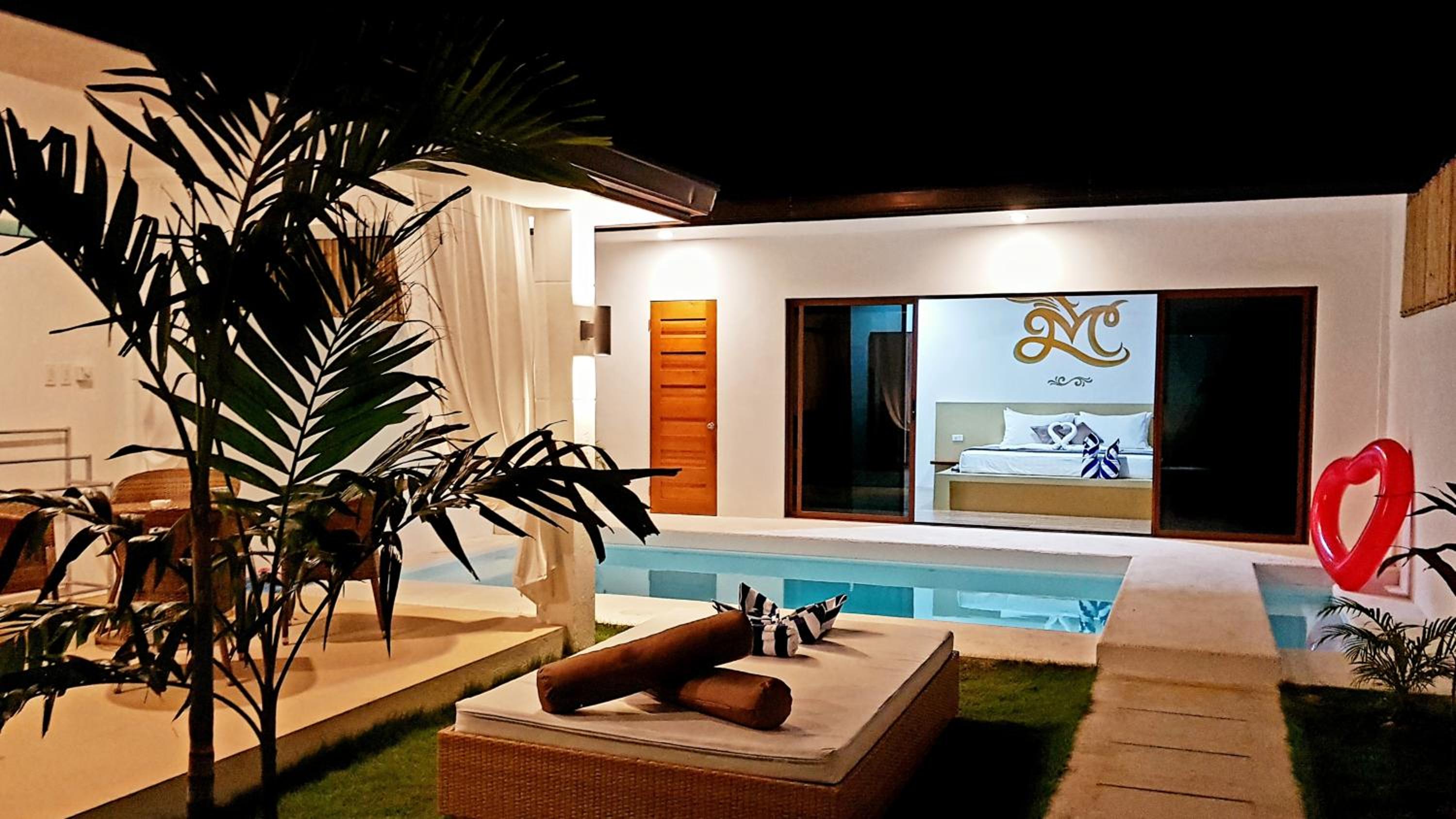 One-Bedroom Villa with Private Pool - Photo 25