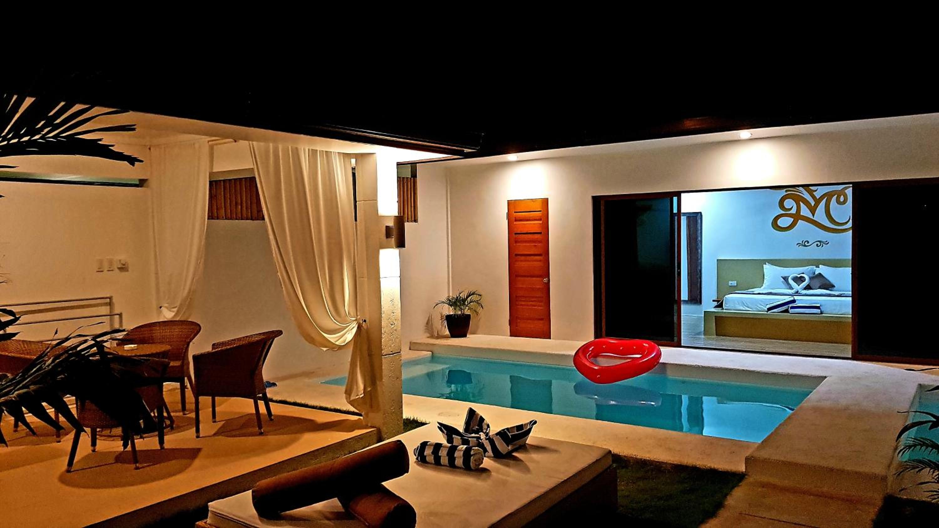 One-Bedroom Villa with Private Pool - Photo 33
