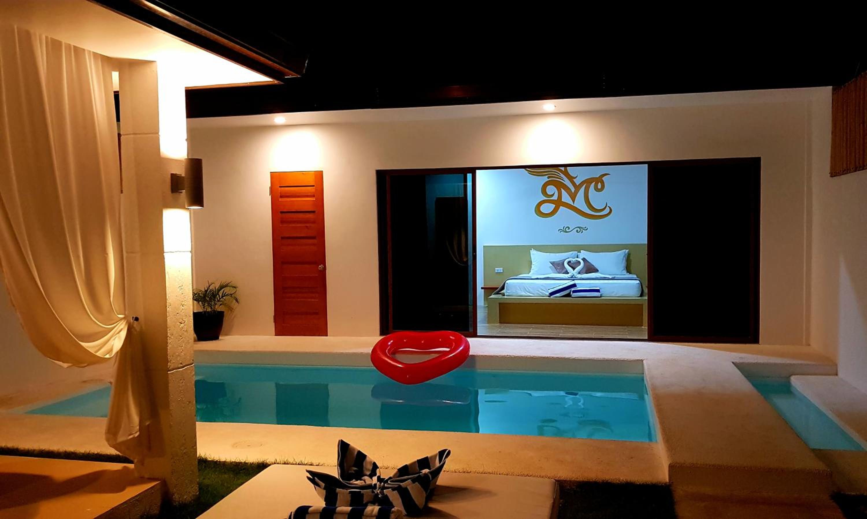 One-Bedroom Villa with Private Pool - Photo 32