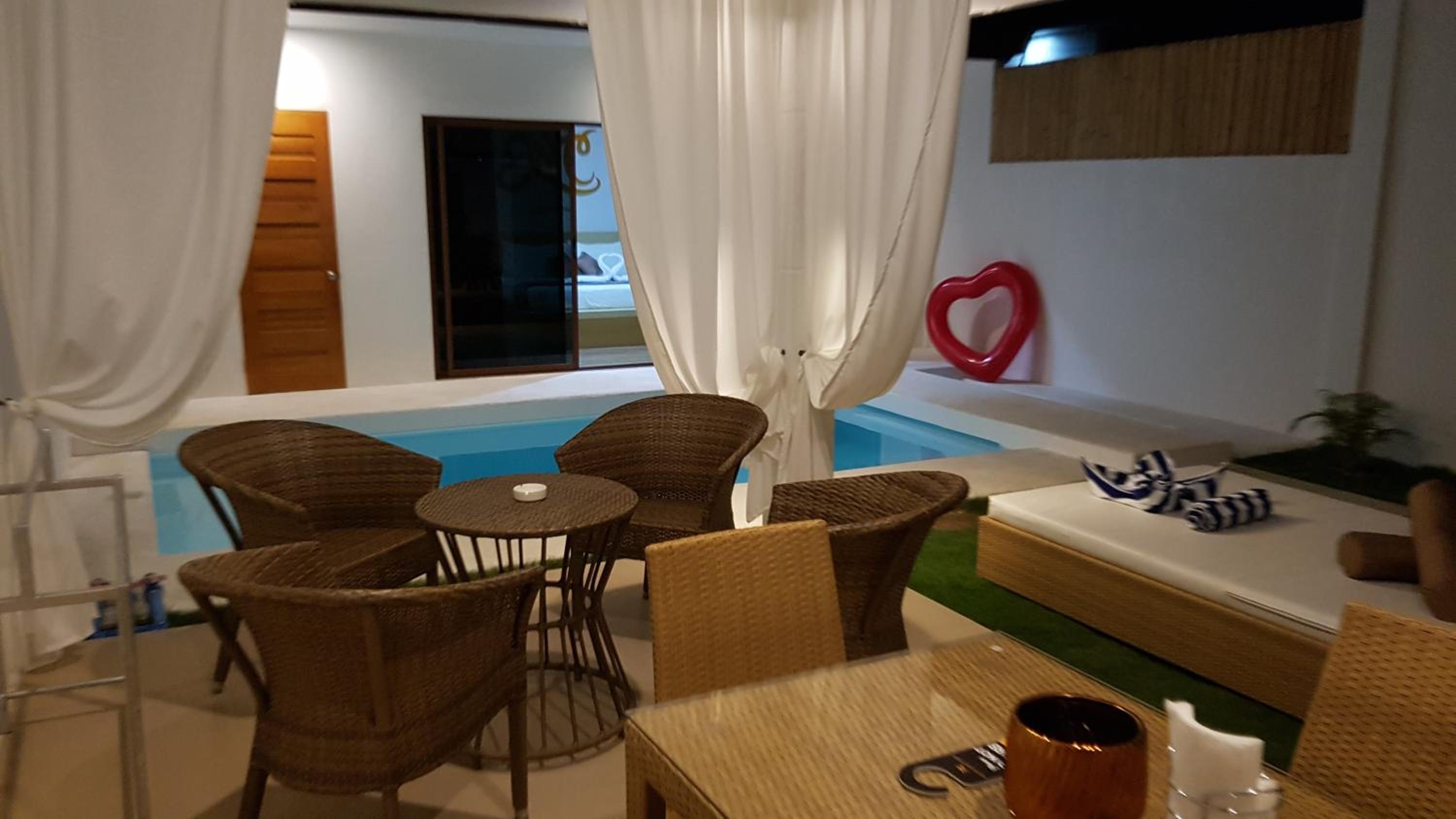 One-Bedroom Villa with Private Pool - Photo 11