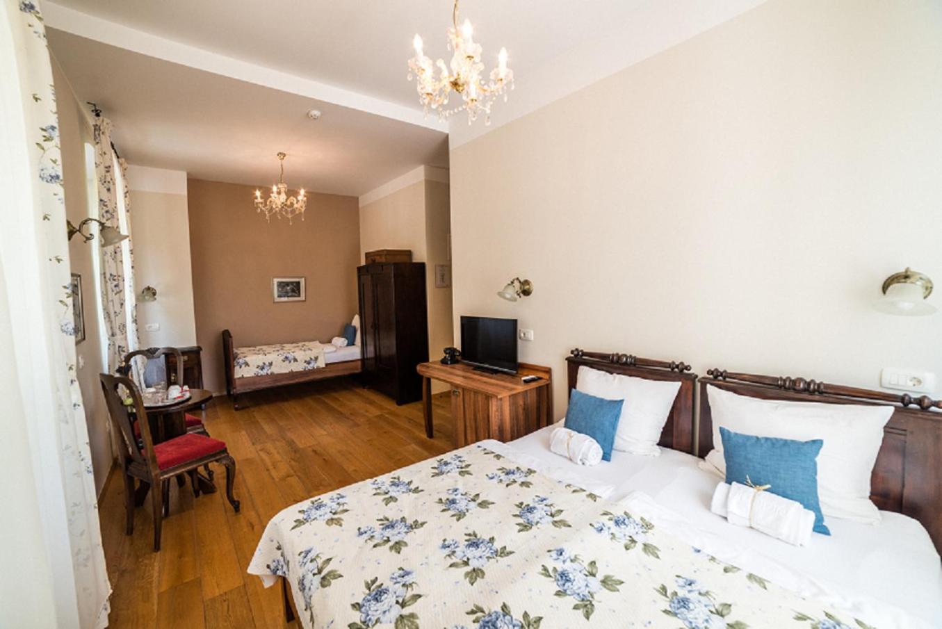 Deluxe Triple Room - Photo 1
